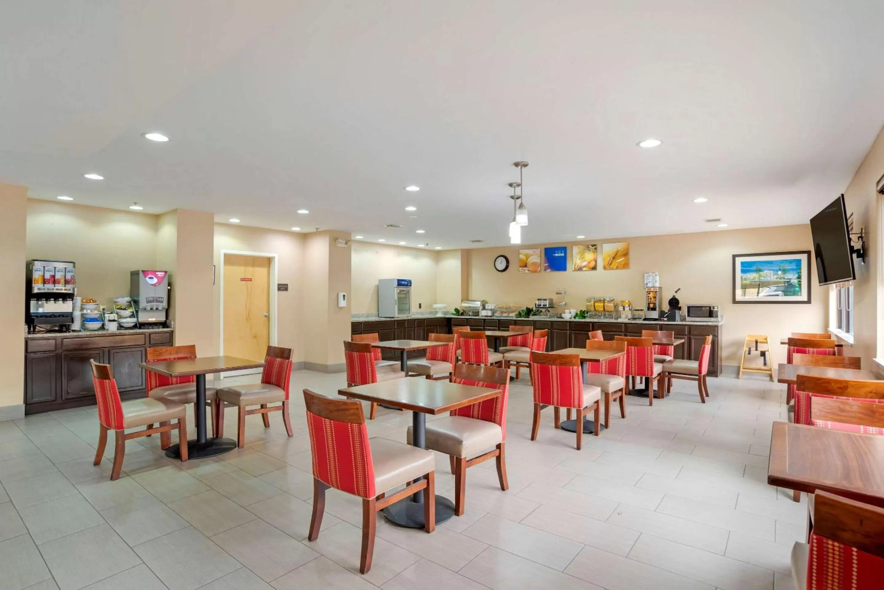Restaurant/places to eat in Comfort Suites Fultondale I-65 near I-22
