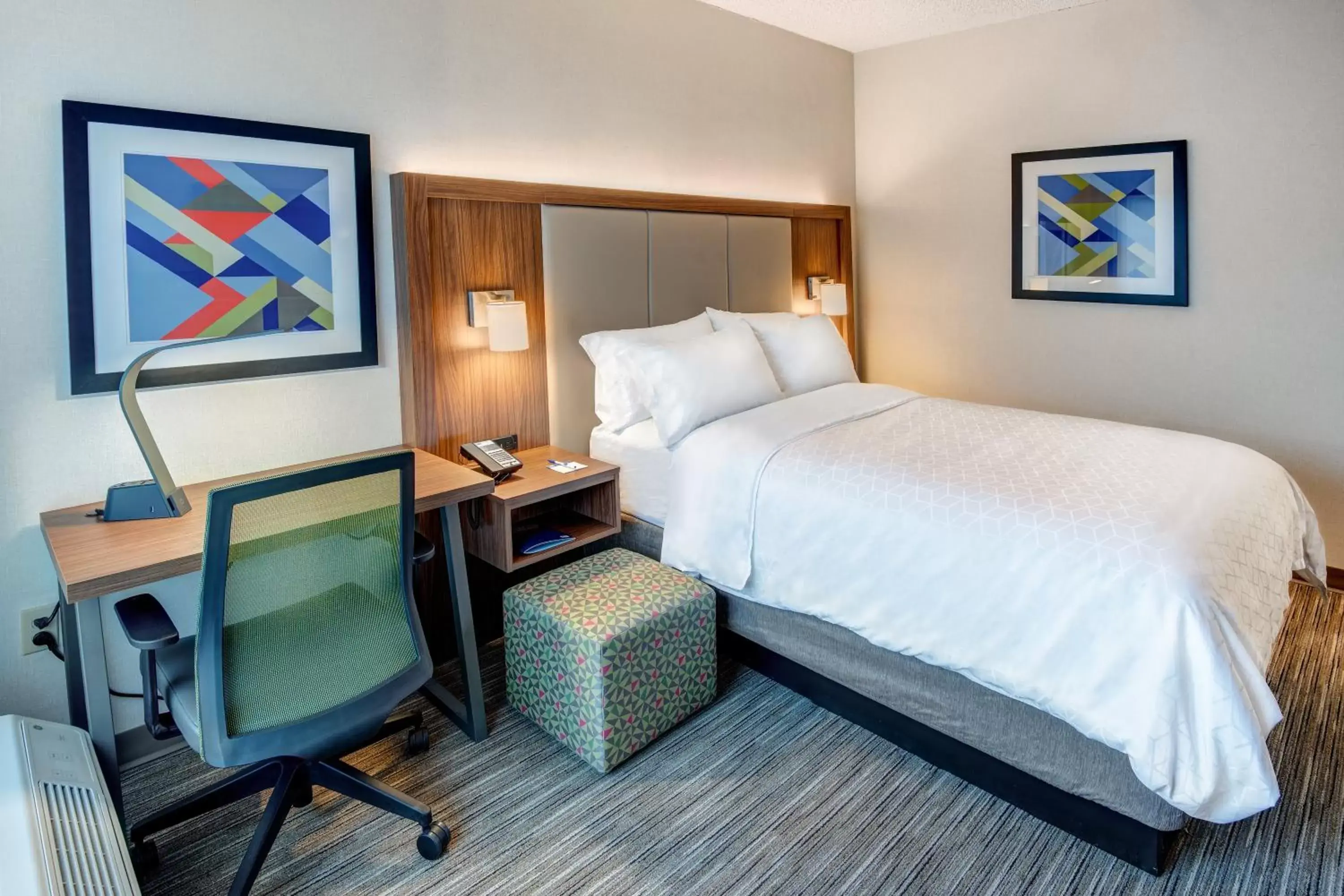 Photo of the whole room, Bed in Holiday Inn Express & Suites West Long Branch - Eatontown, an IHG Hotel
