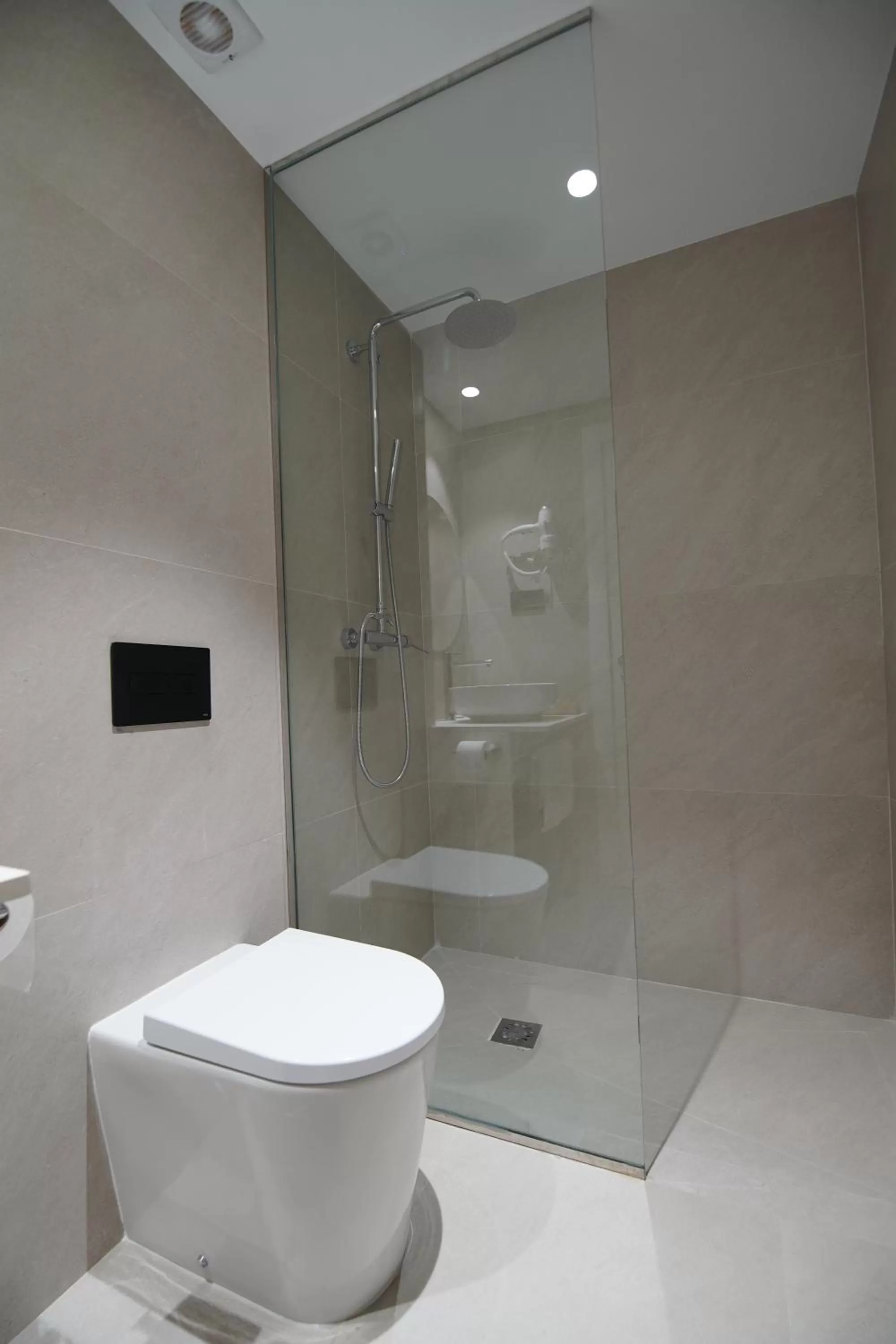 Shower in BET Apartments - Suites Puerto Valencia