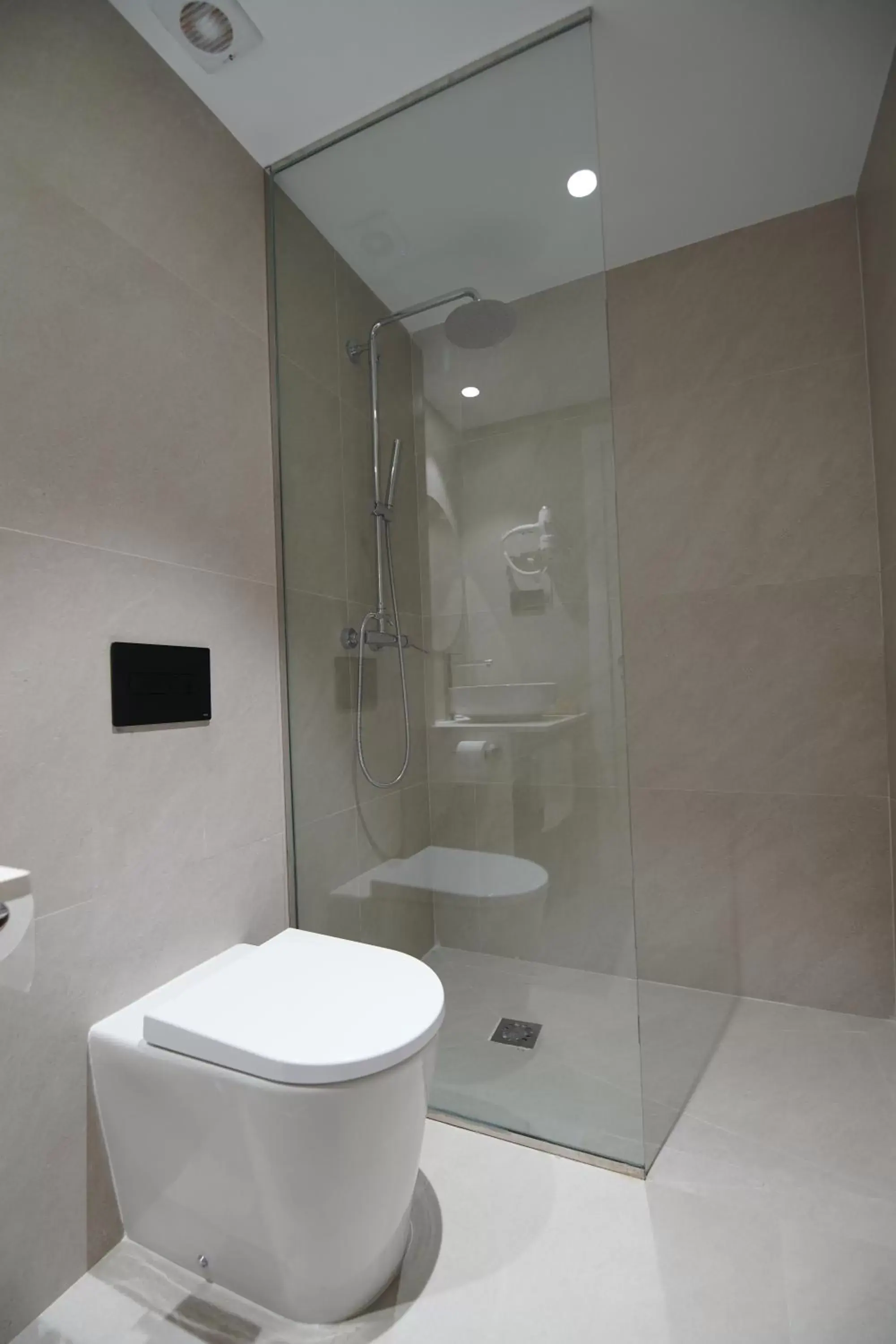Shower, Bathroom in Suites Puerto Valencia