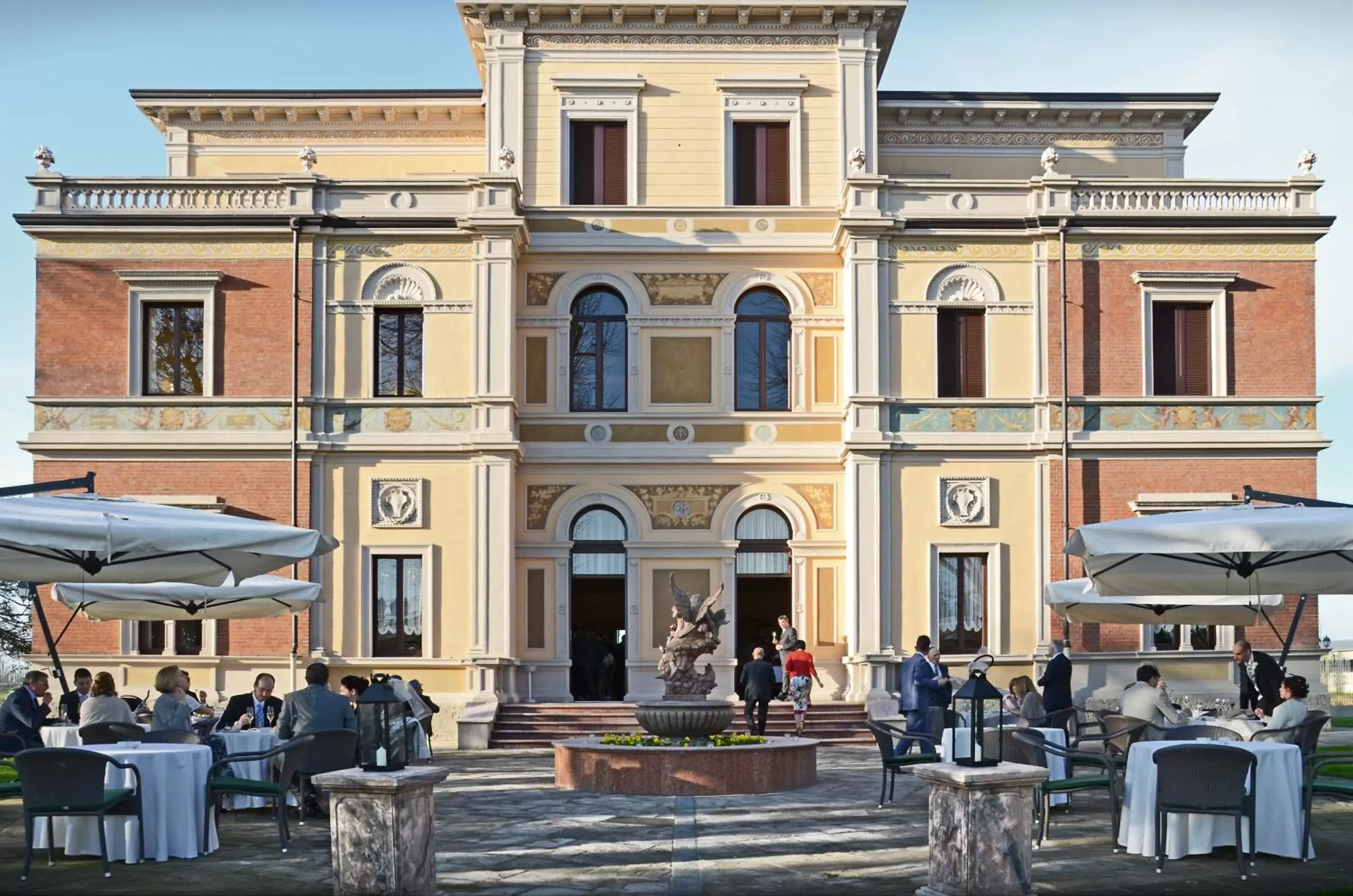 Facade/entrance, Property Building in Hotel Villa Borghesi