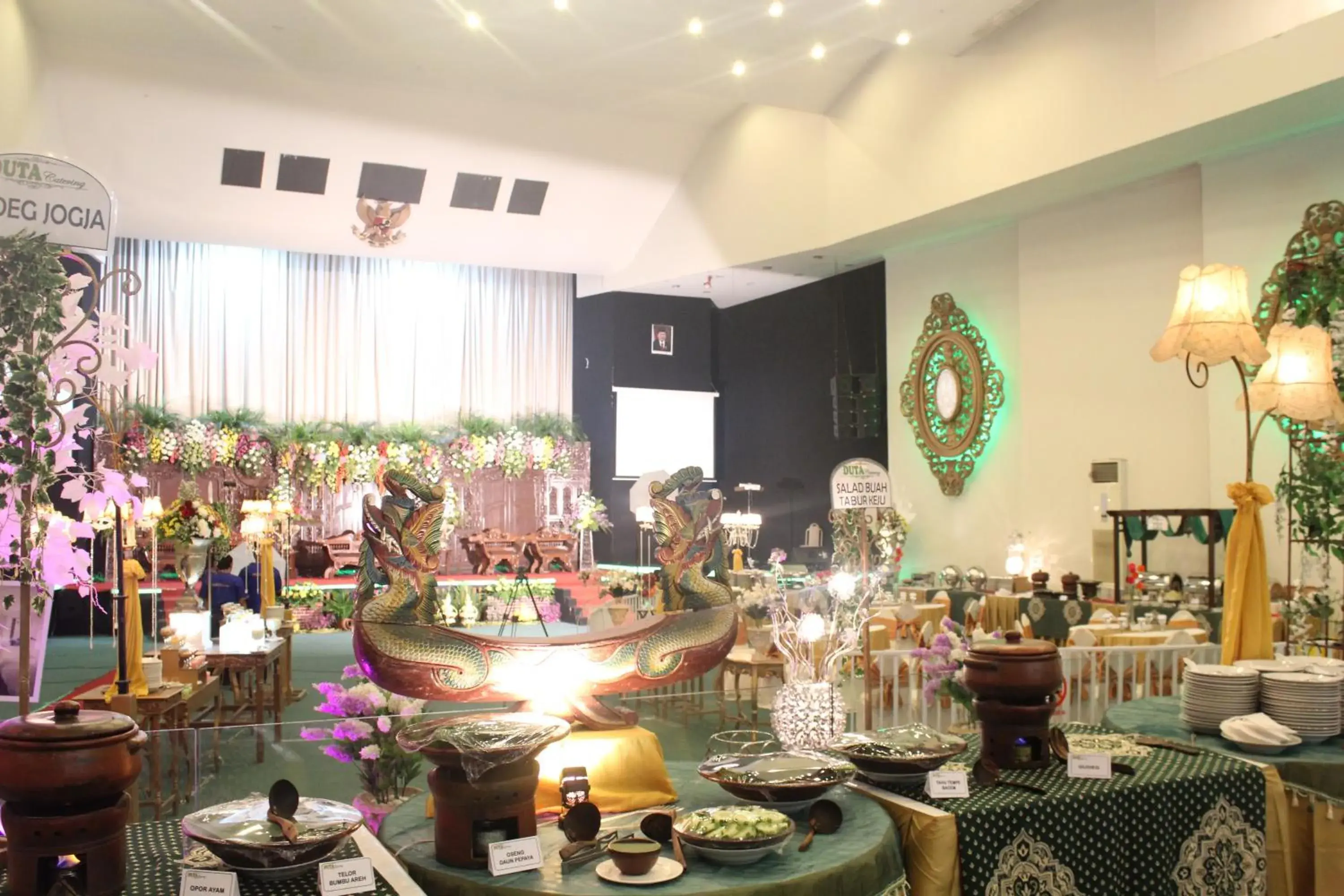 Banquet/Function facilities, Restaurant/Places to Eat in Lux Tychi Hotel Malang