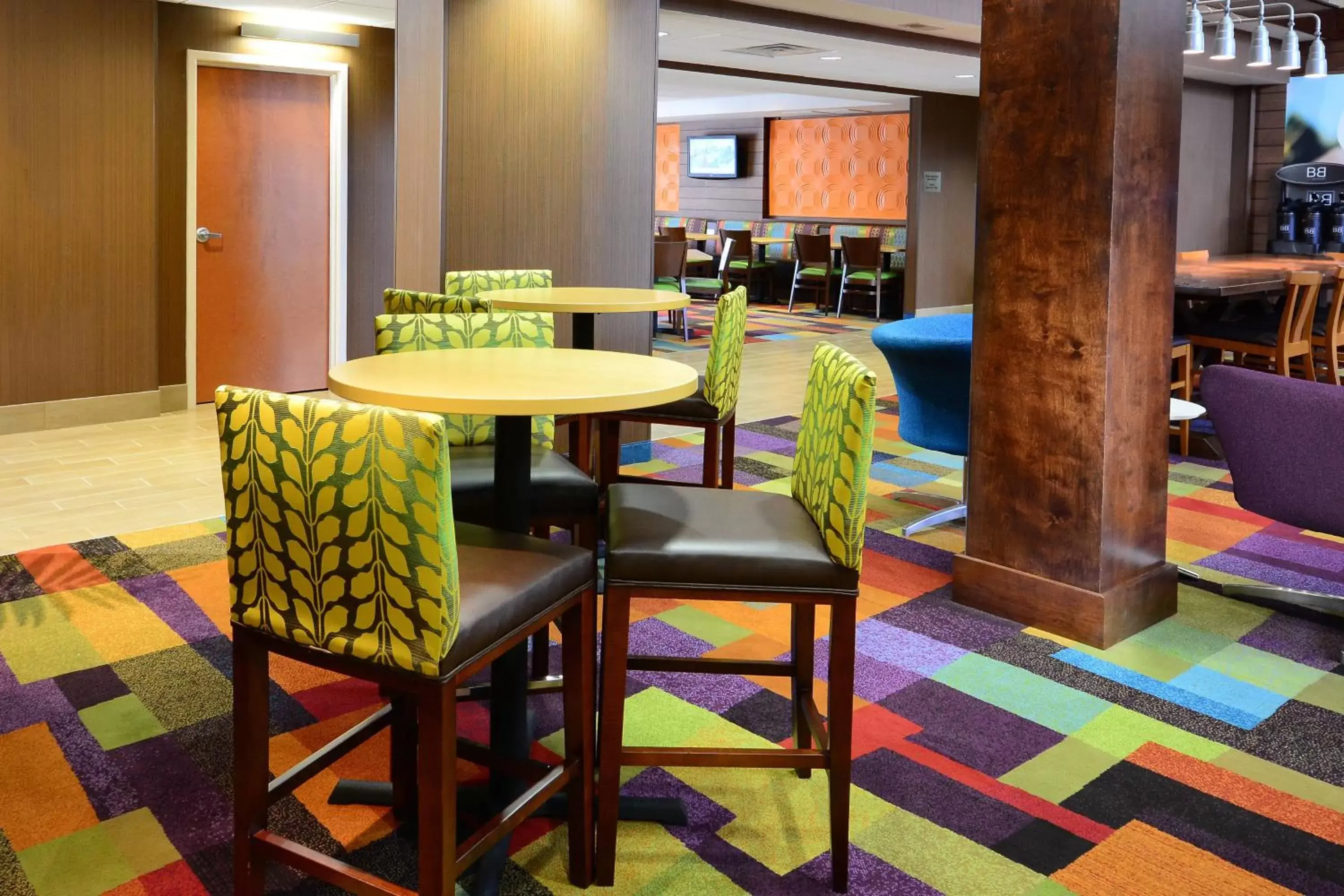 Lobby or reception, Lounge/Bar in Fairfield Inn and Suites by Marriott Winston Salem/Hanes