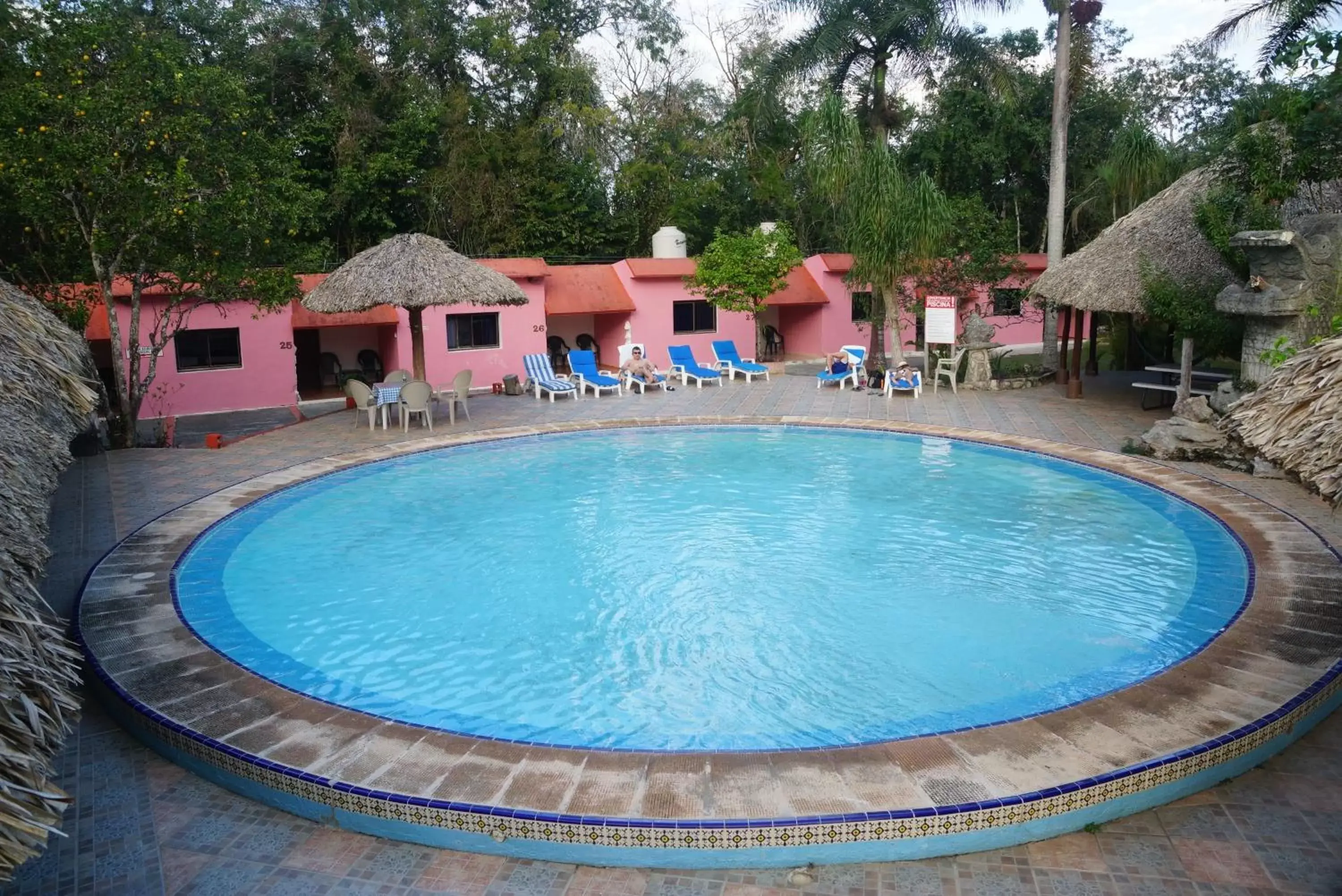 Swimming pool in Hotel Doralba Inn Chichen