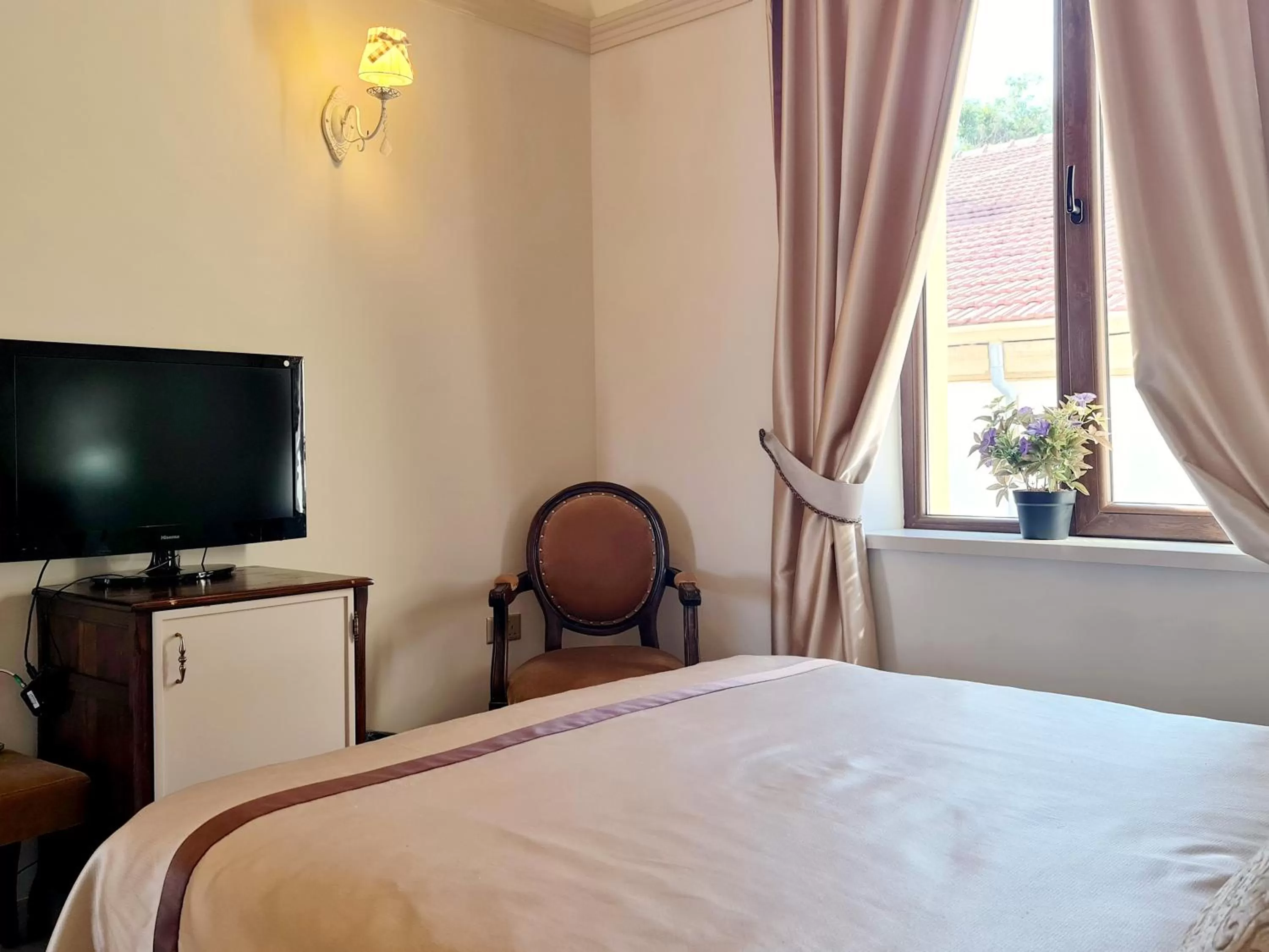 TV and multimedia, Bed in SOFIA BOUTIQUE HOTEL