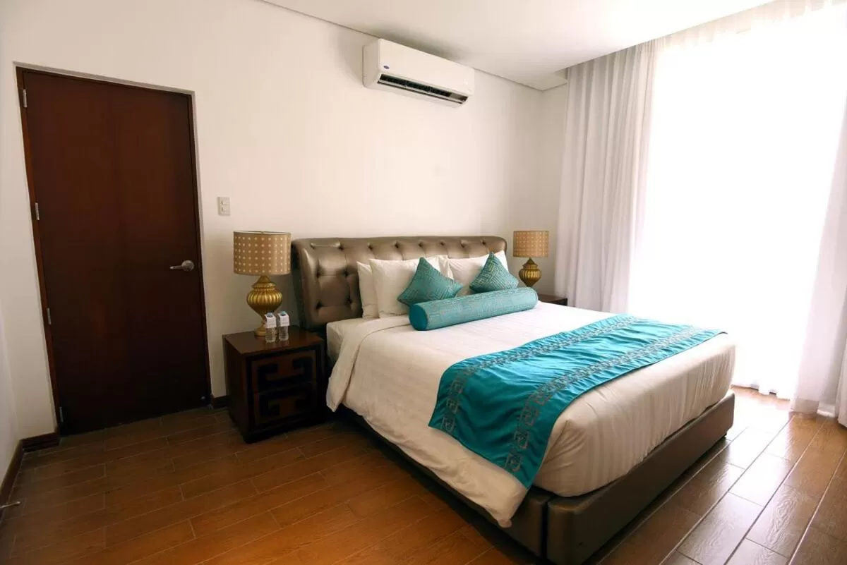 Bed in Thunderbird Resorts - Poro Point