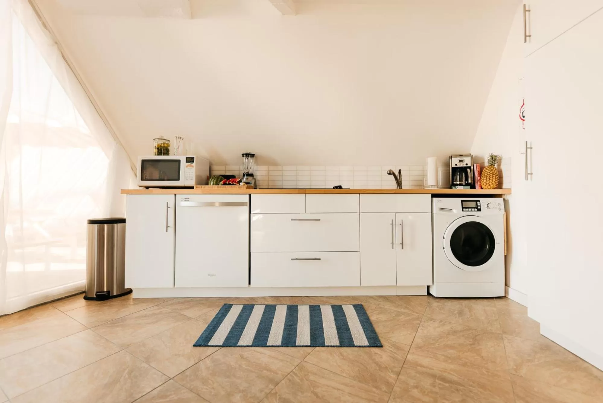 Coffee/tea facilities in Pyramids in Florida