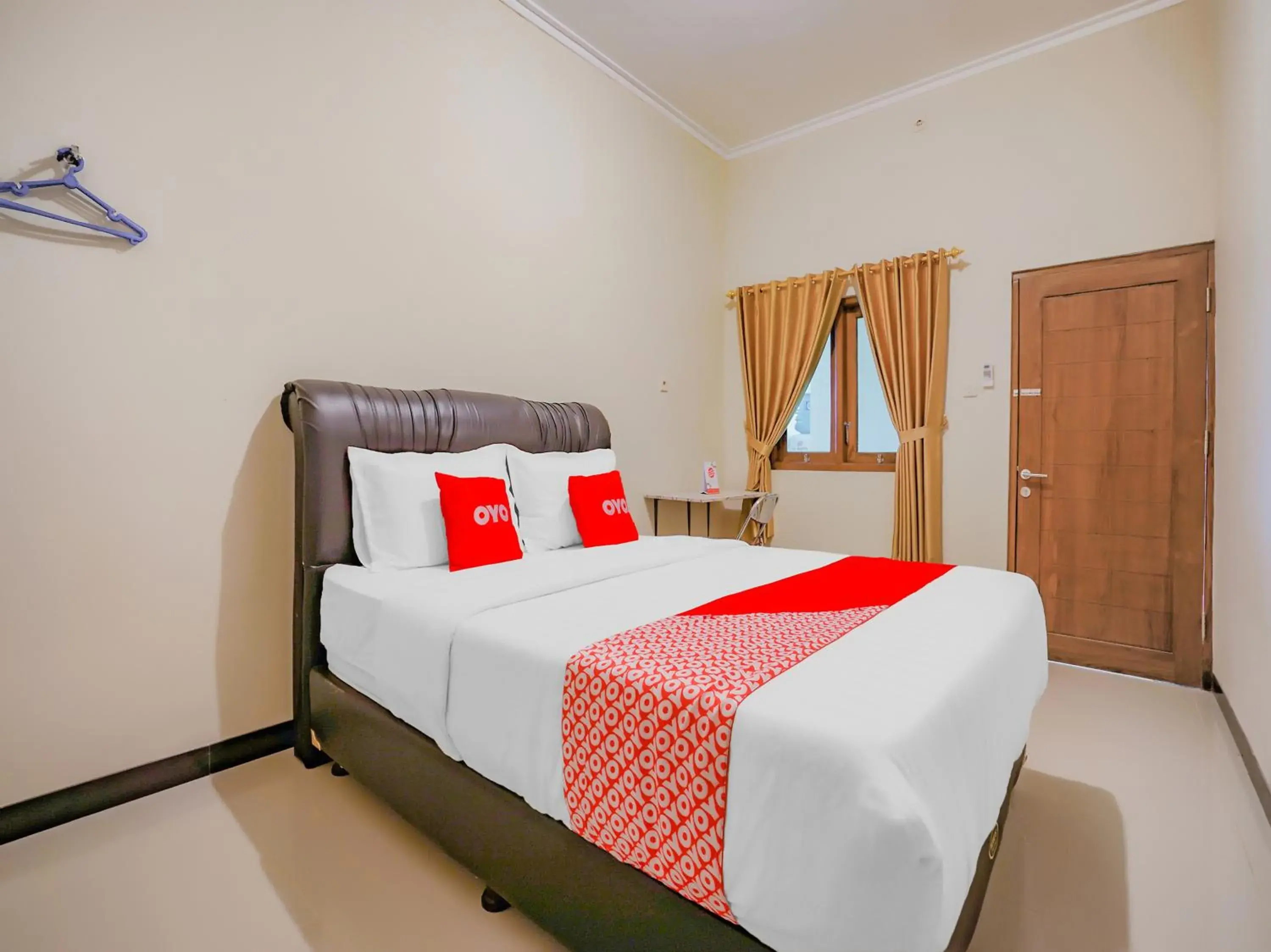 Bedroom, Bed in OYO 90210 Kenari House Syariah