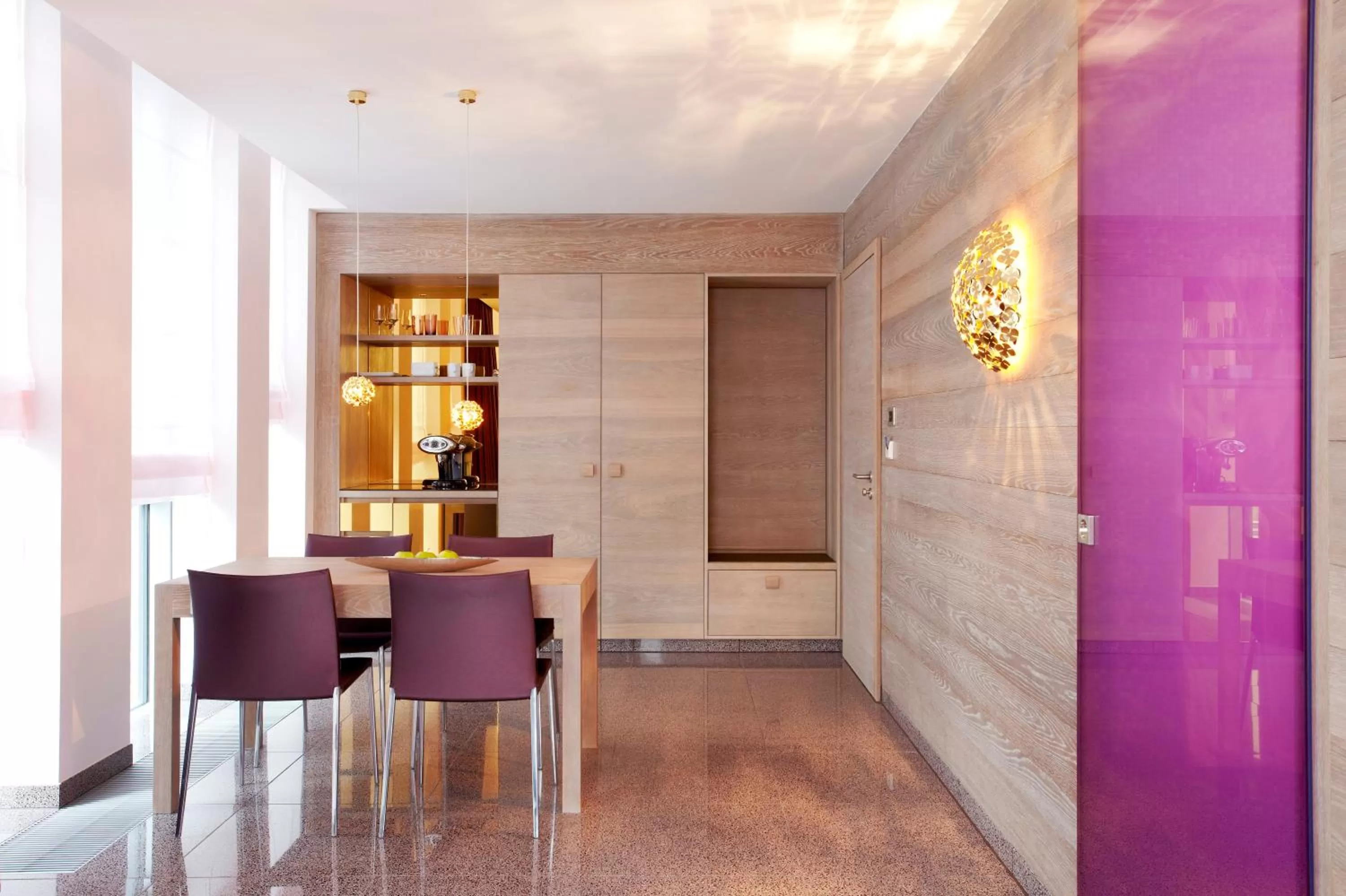 Photo of the whole room in abito Suites