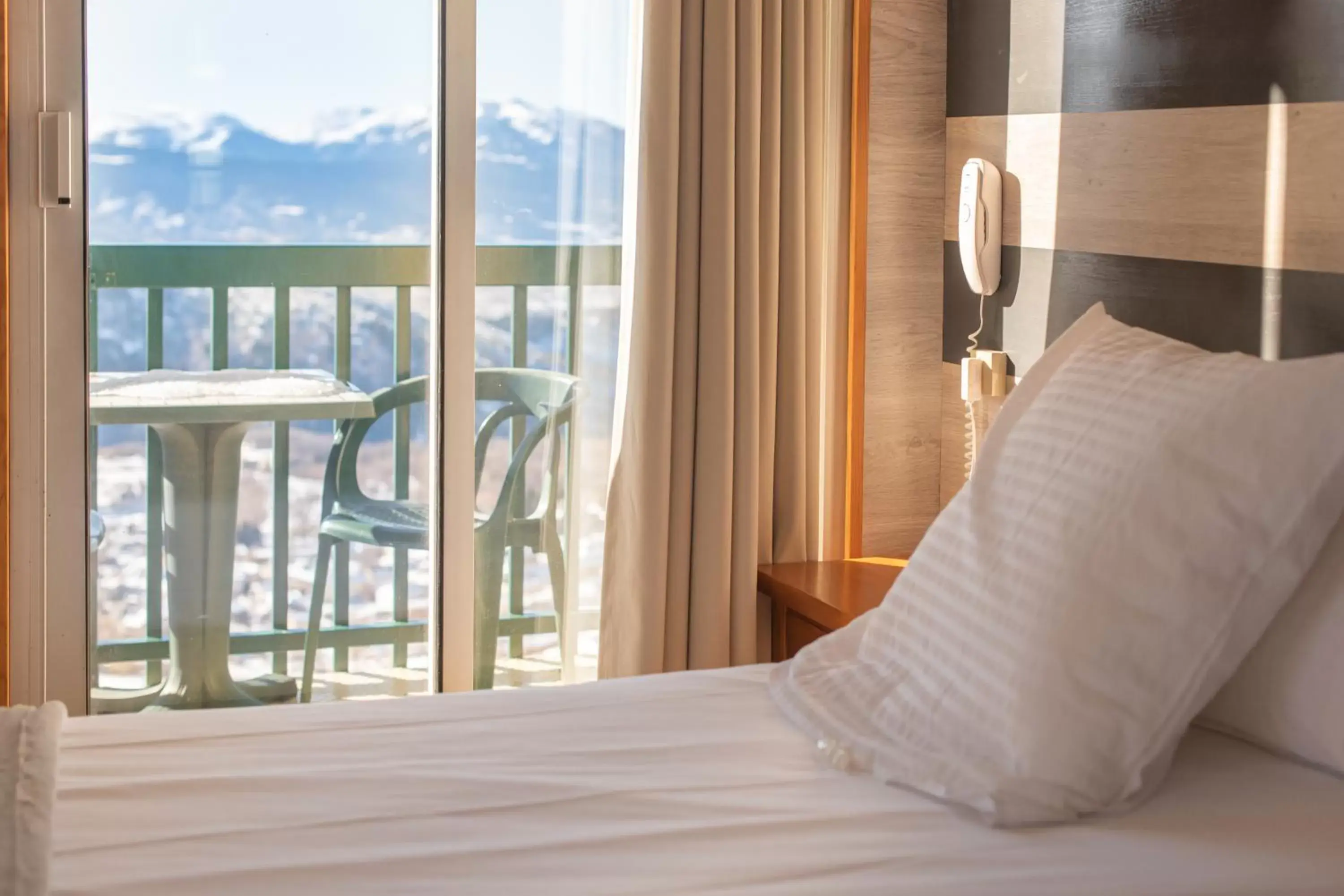 Bedroom, Bed in Hotel des Pyrénées