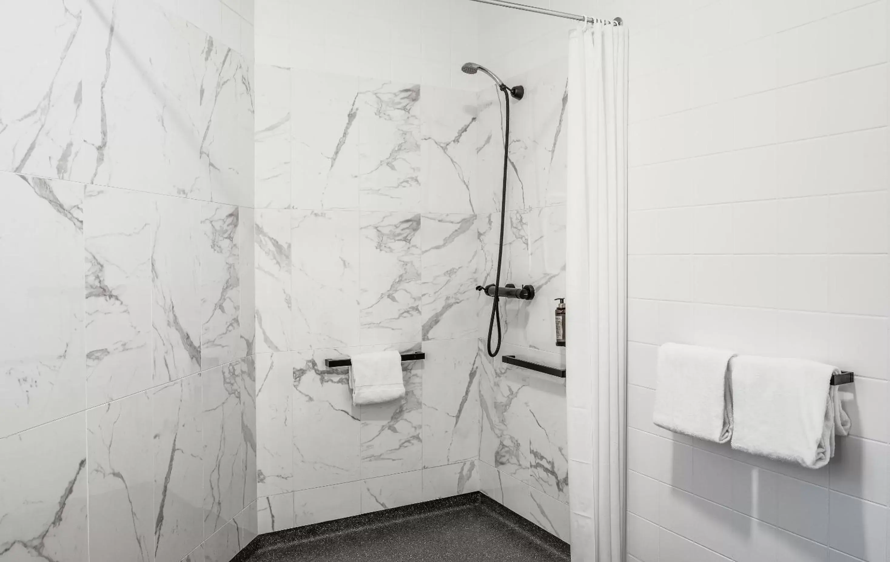 Shower, Bathroom in Hôtel Lanjuinais