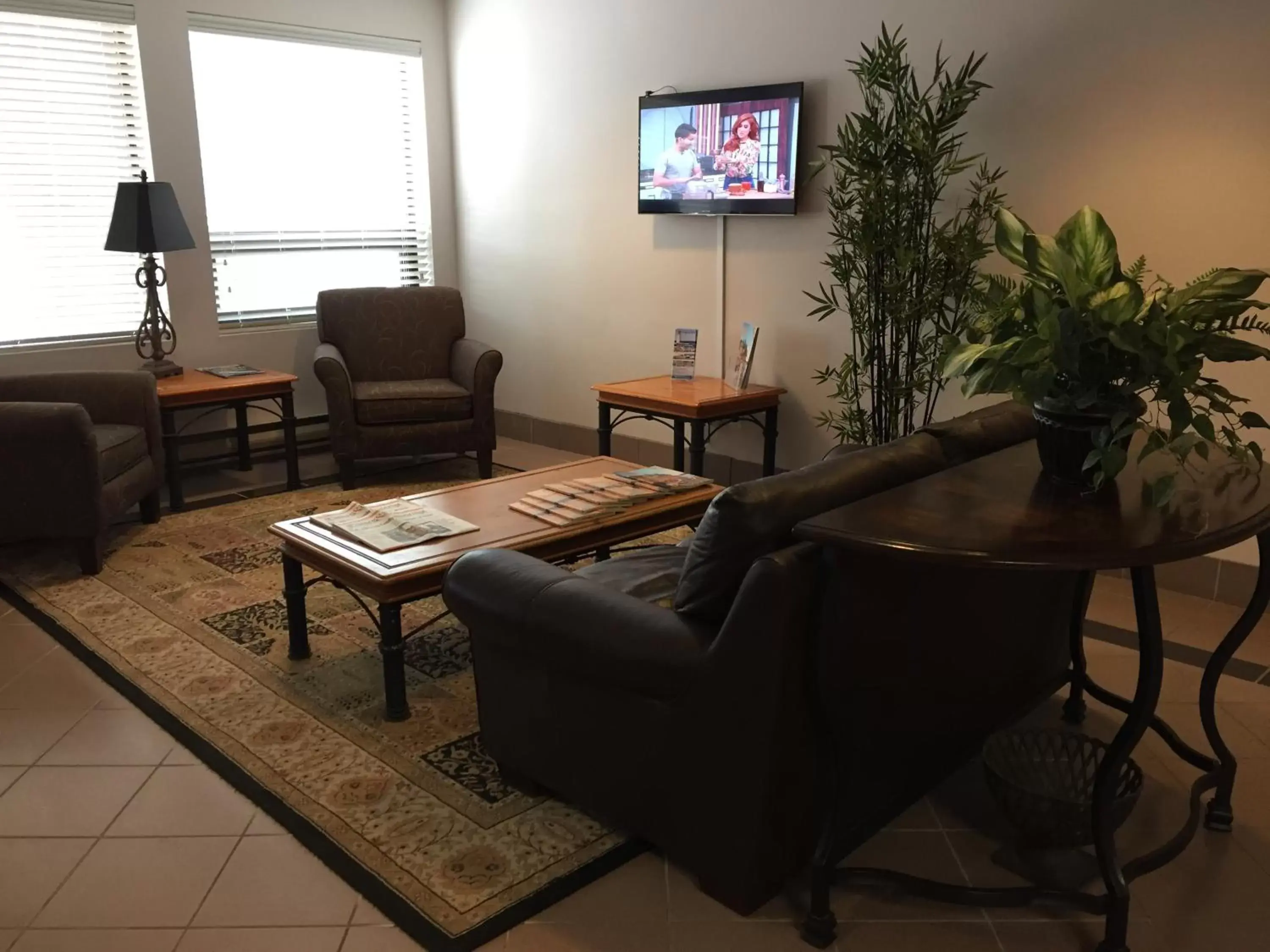 Communal lounge/ TV room, Seating Area in Coastal Inn Sackville