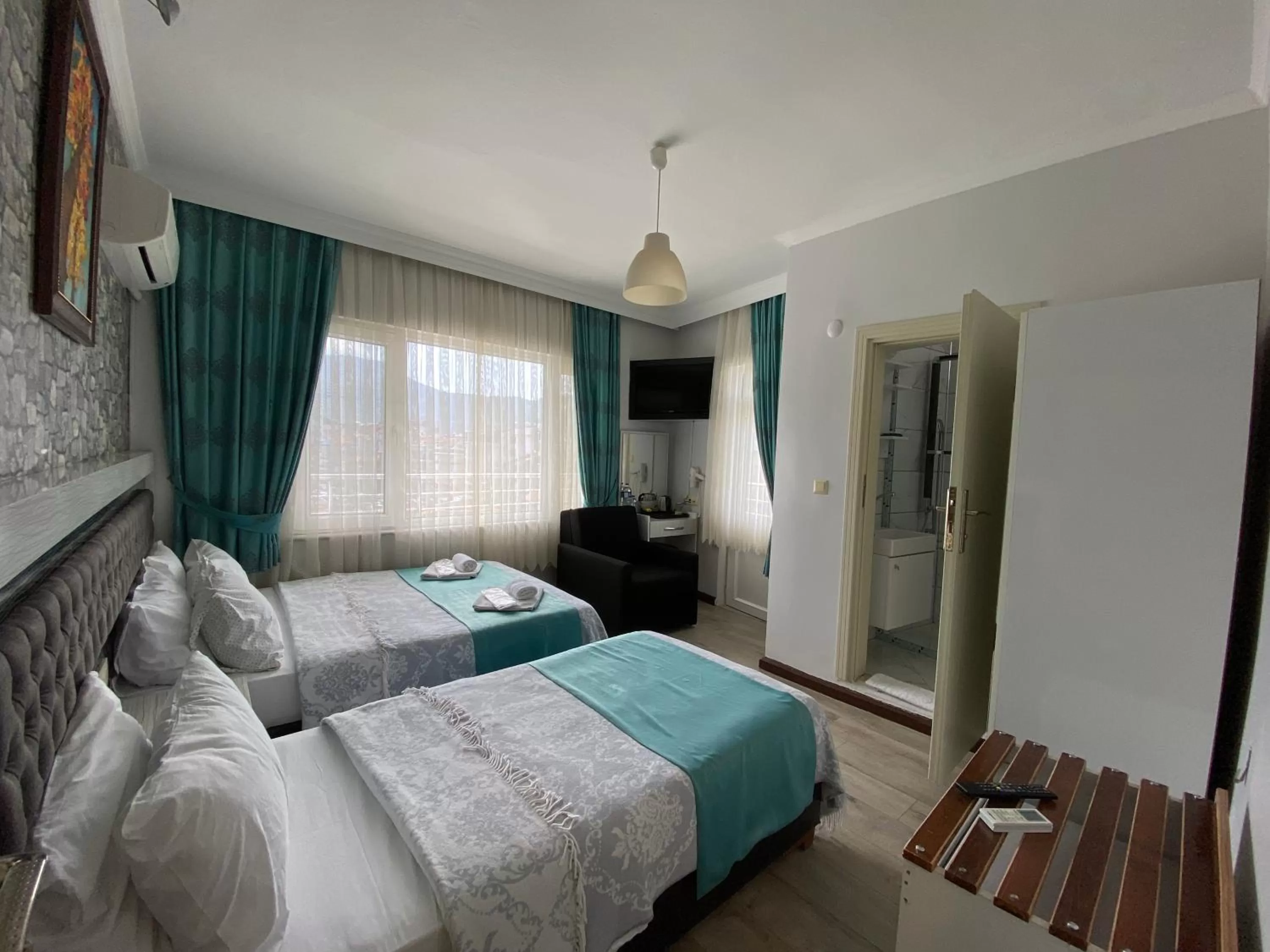 Photo of the whole room in AMASRA Marina Pansiyon