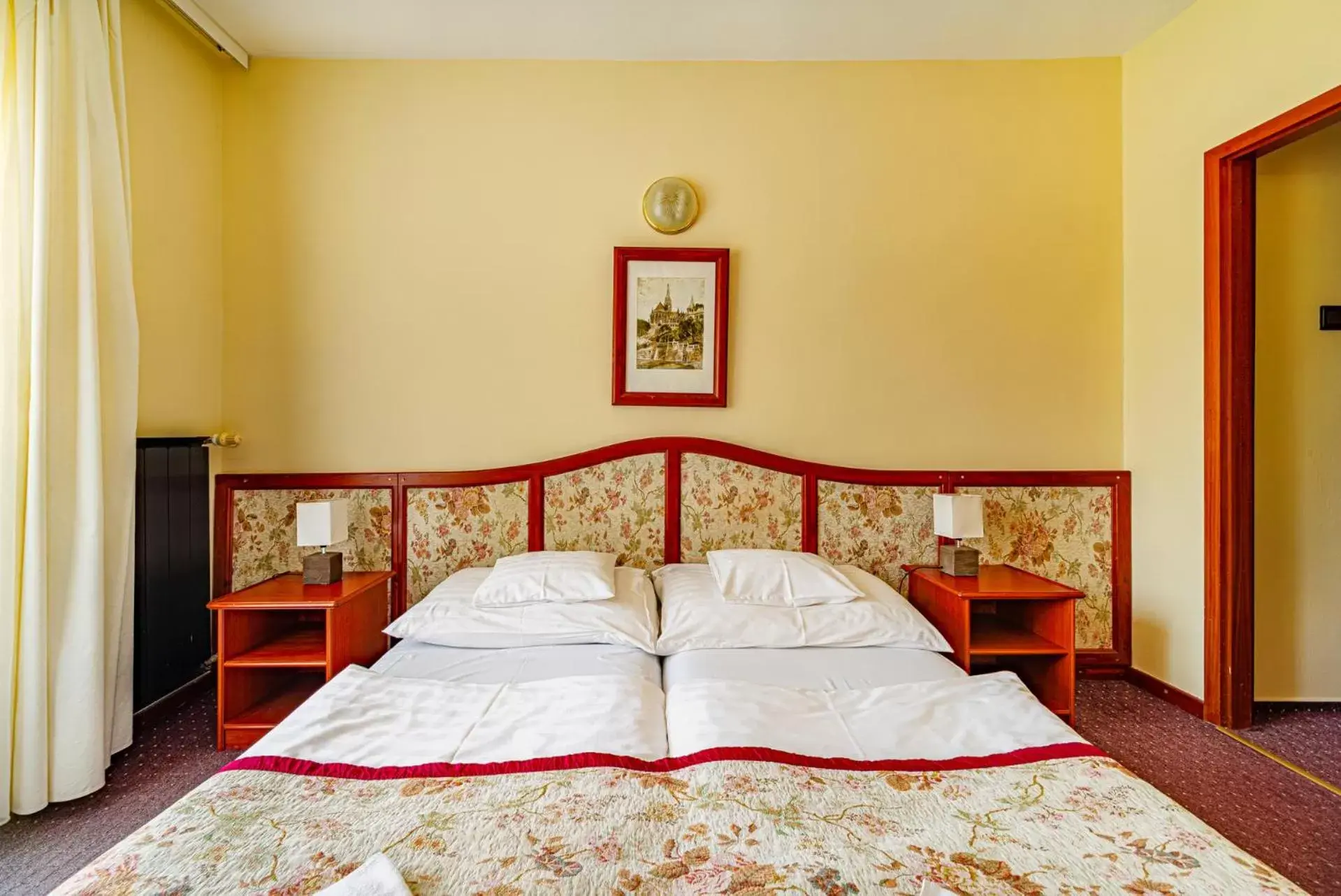 Bed in Hotel Bobbio