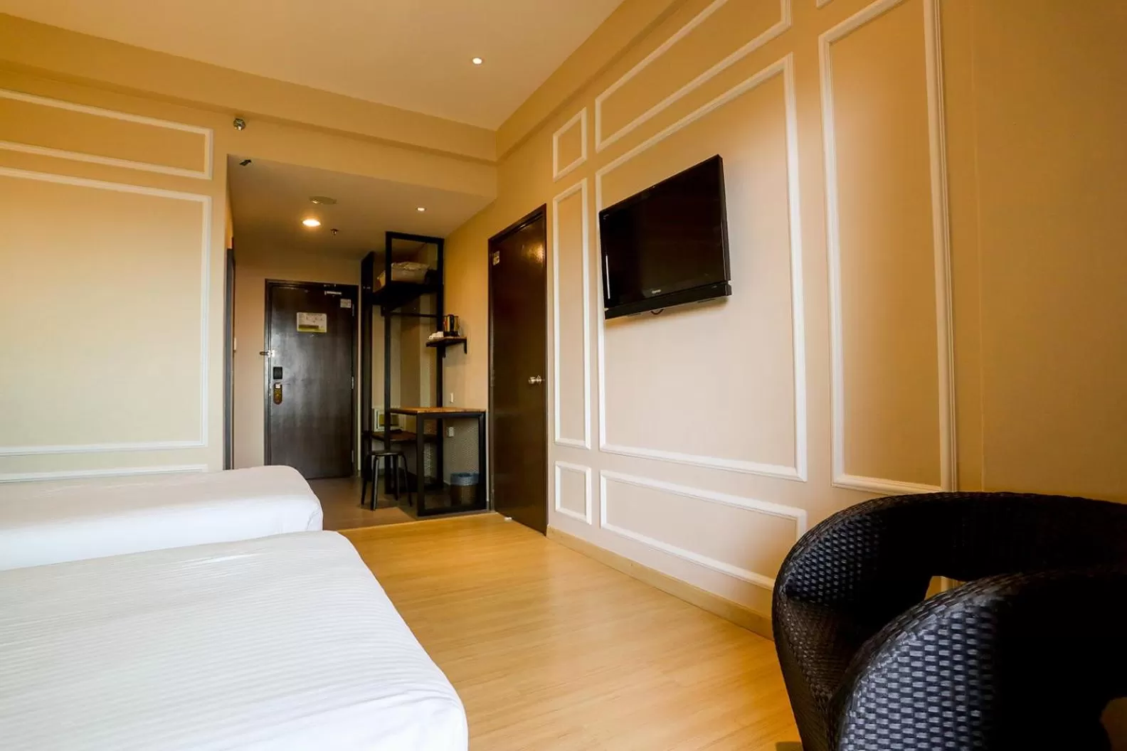 Photo of the whole room, Bed in Marvelux Hotel