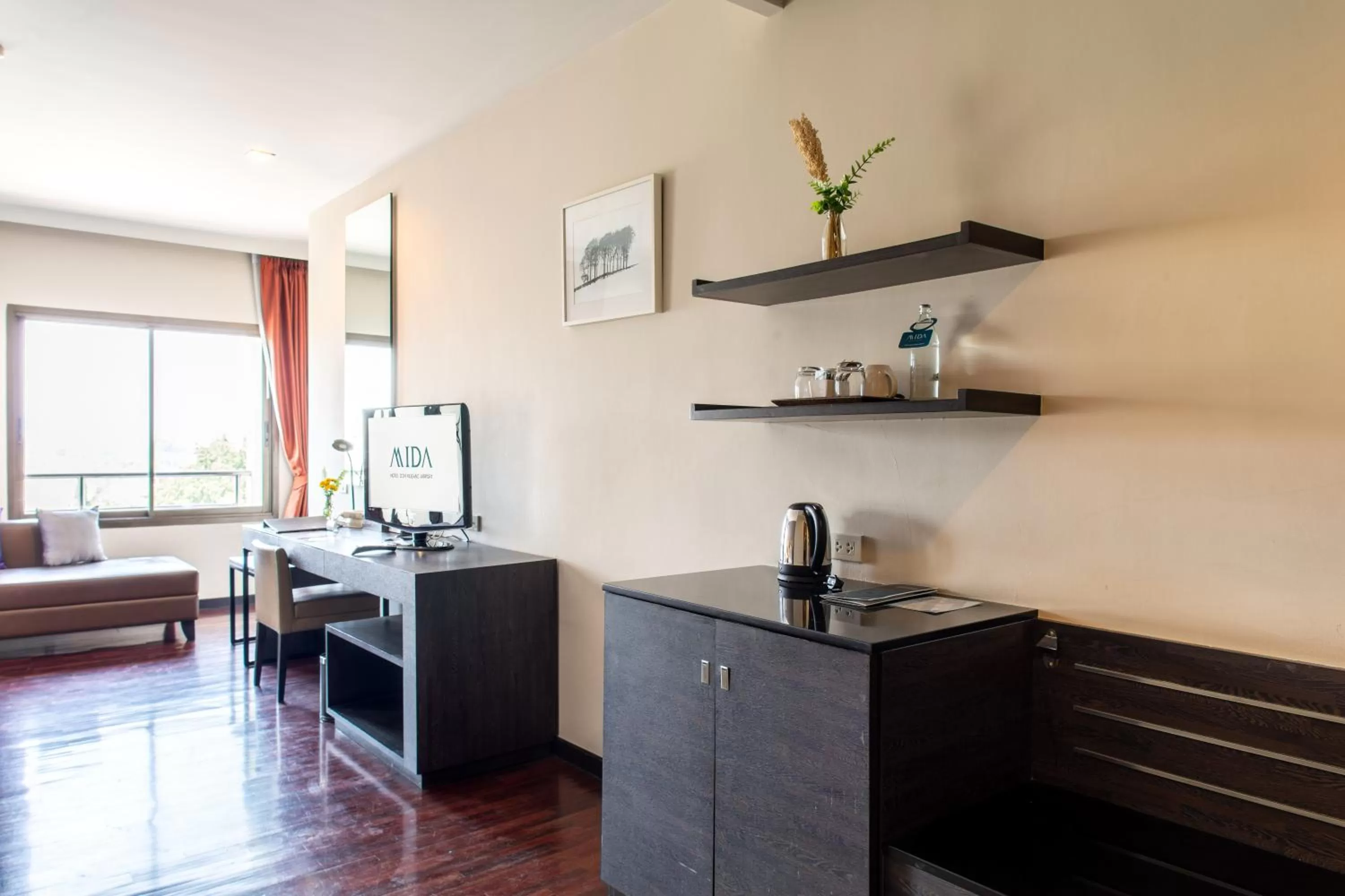 TV and multimedia in Mida Hotel Don Mueang Airport