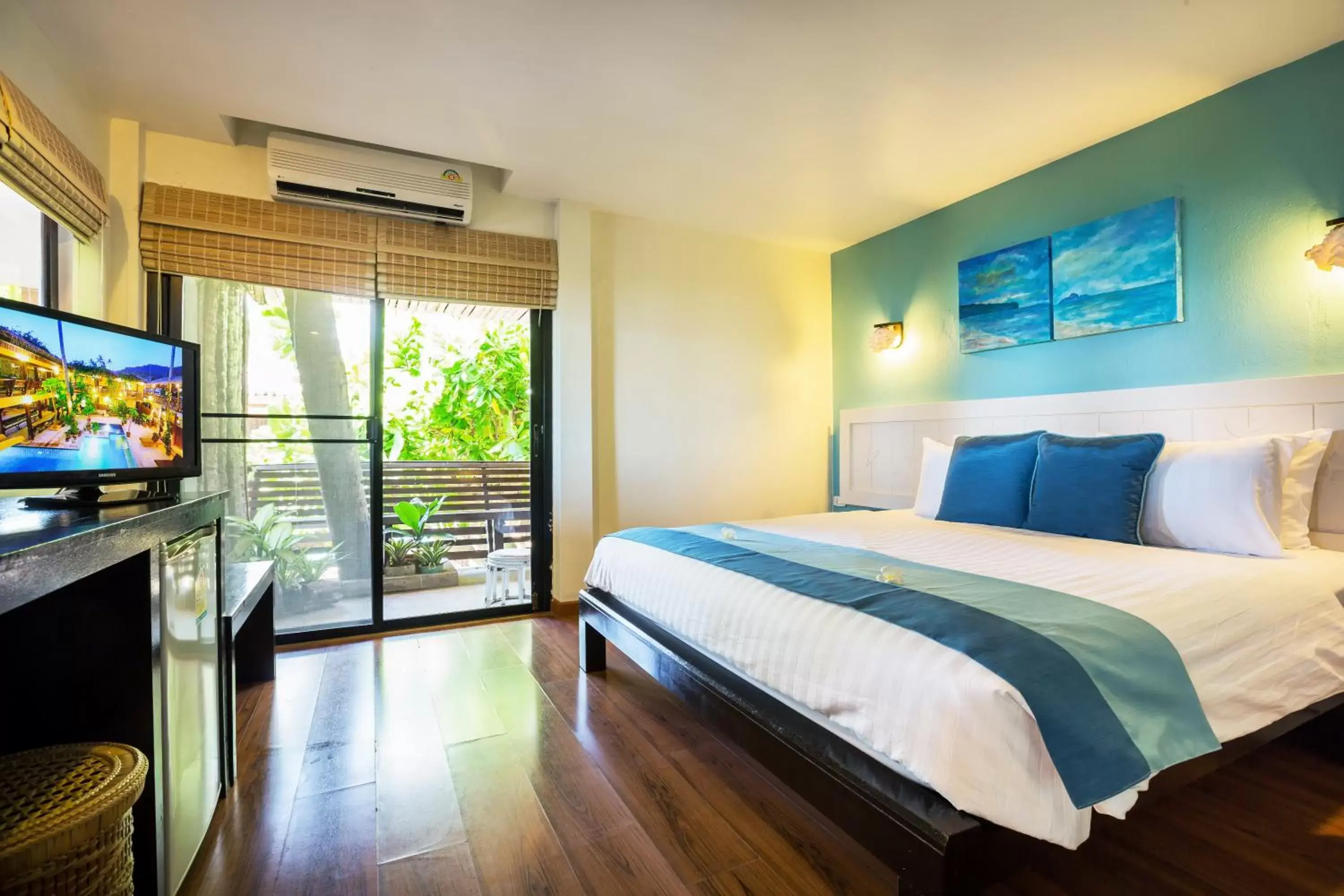 Bed in Vacation Village Phra Nang Inn - SHA Extra Plus