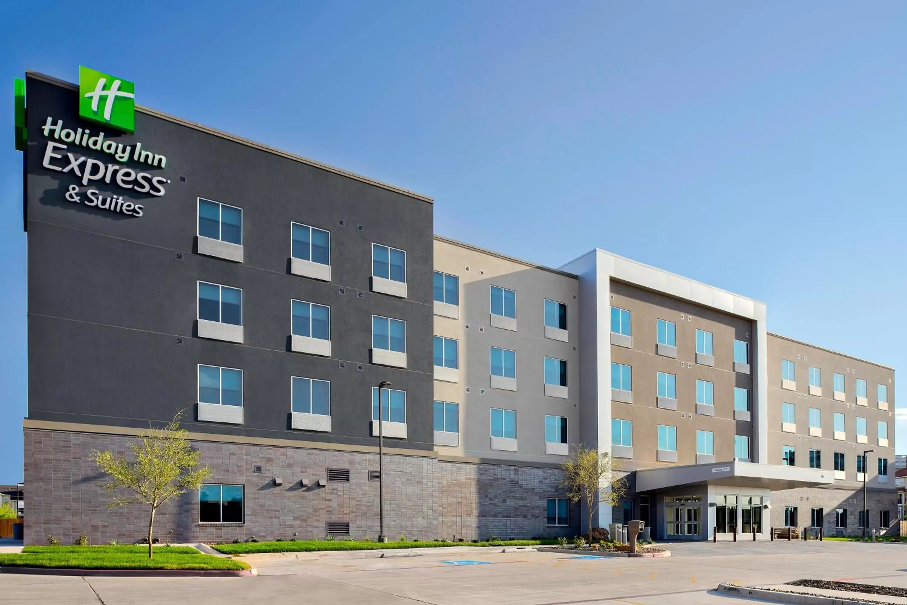 Property Building in Holiday Inn Express & Suites Lubbock Central - Univ Area, an IHG Hotel
