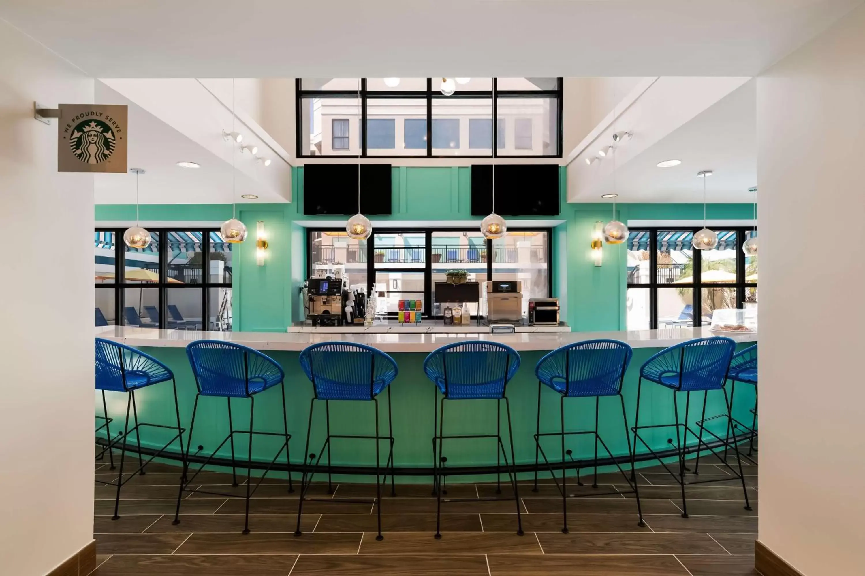 Property building, Lounge/Bar in Sonesta ES Suites Orlando International Drive