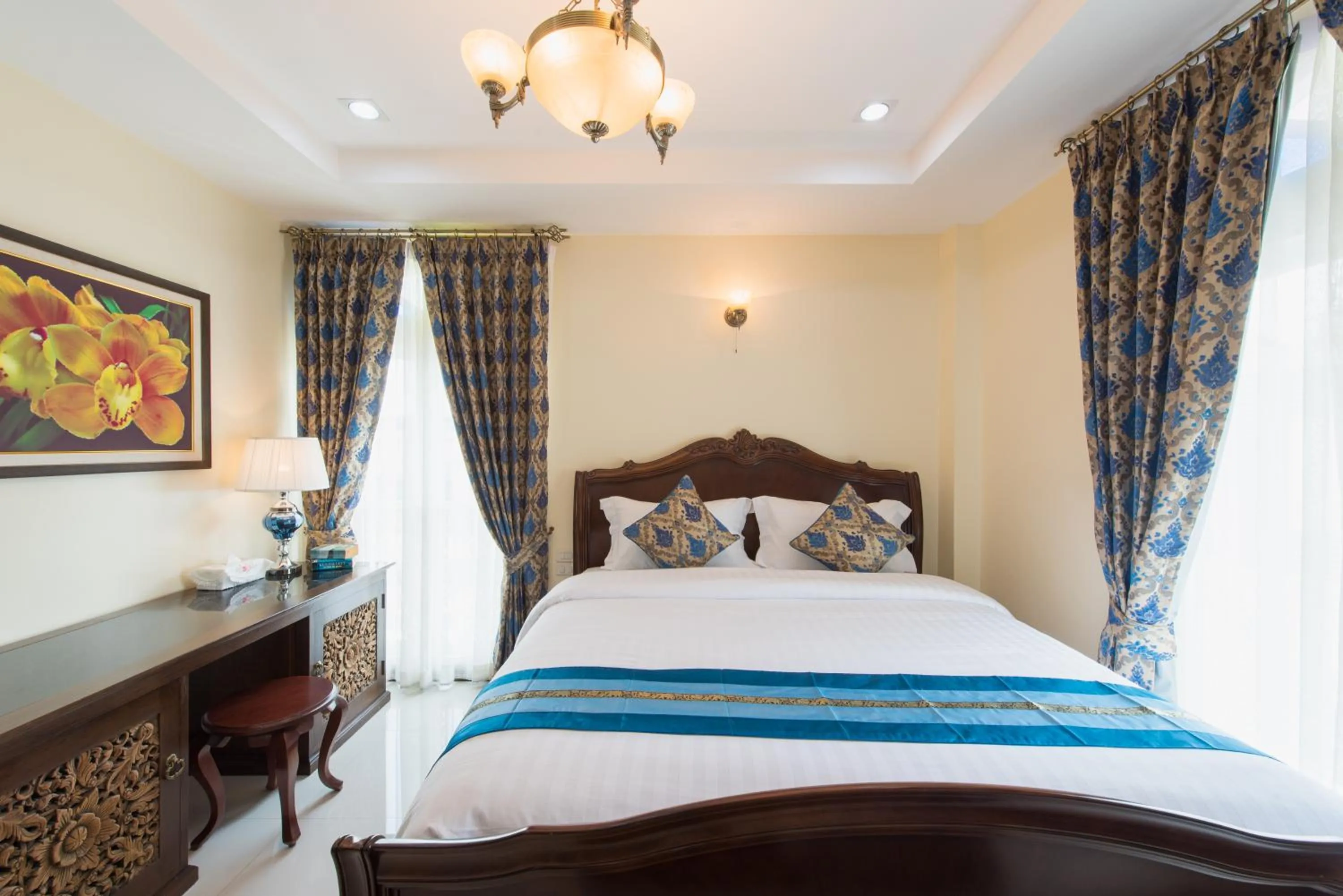 Other, Bed in The Velvet Orchid