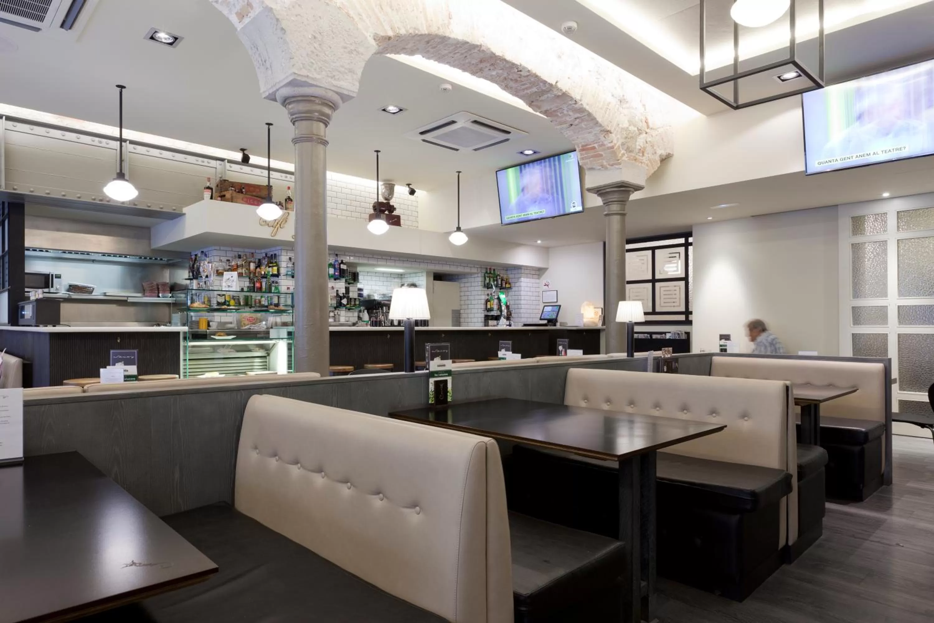 Restaurant/places to eat in Peninsular