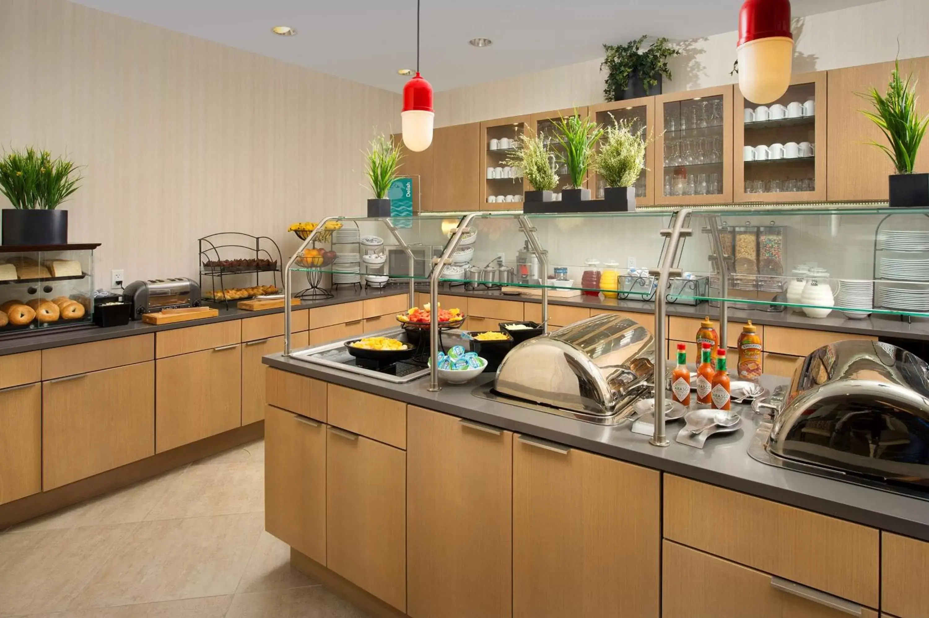 Breakfast, Kitchen/Kitchenette in Homewood Suites by Hilton Miami Downtown/Brickell