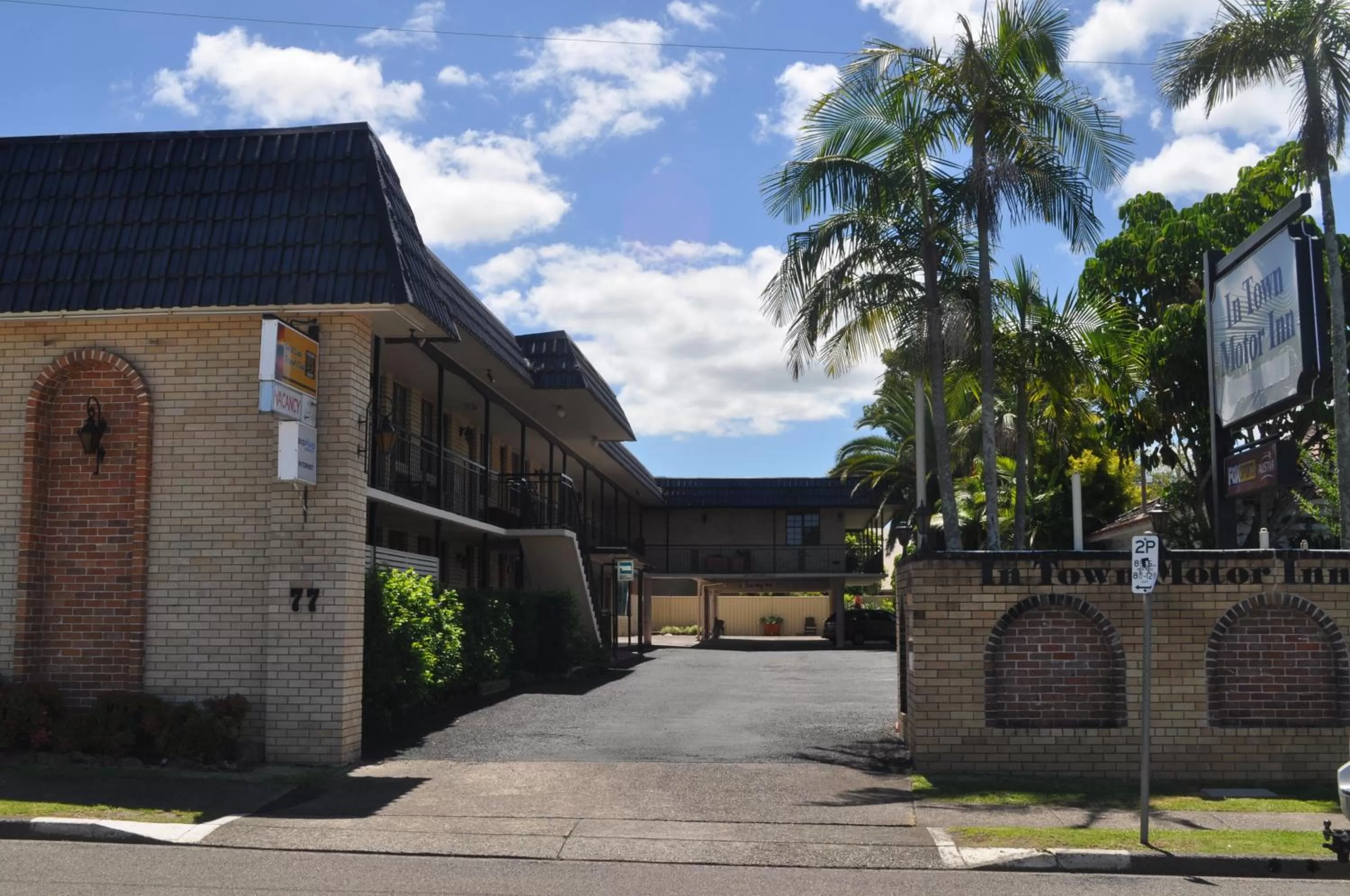 Facade/entrance in In Town Motor Inn