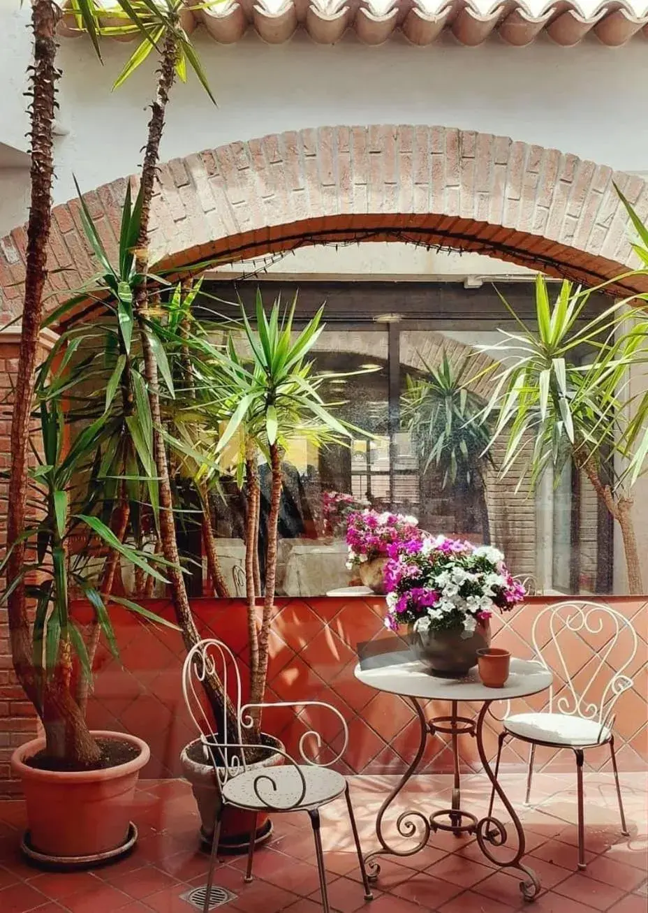 Property building in Hotel Colonne Property building in Hotel Colonne