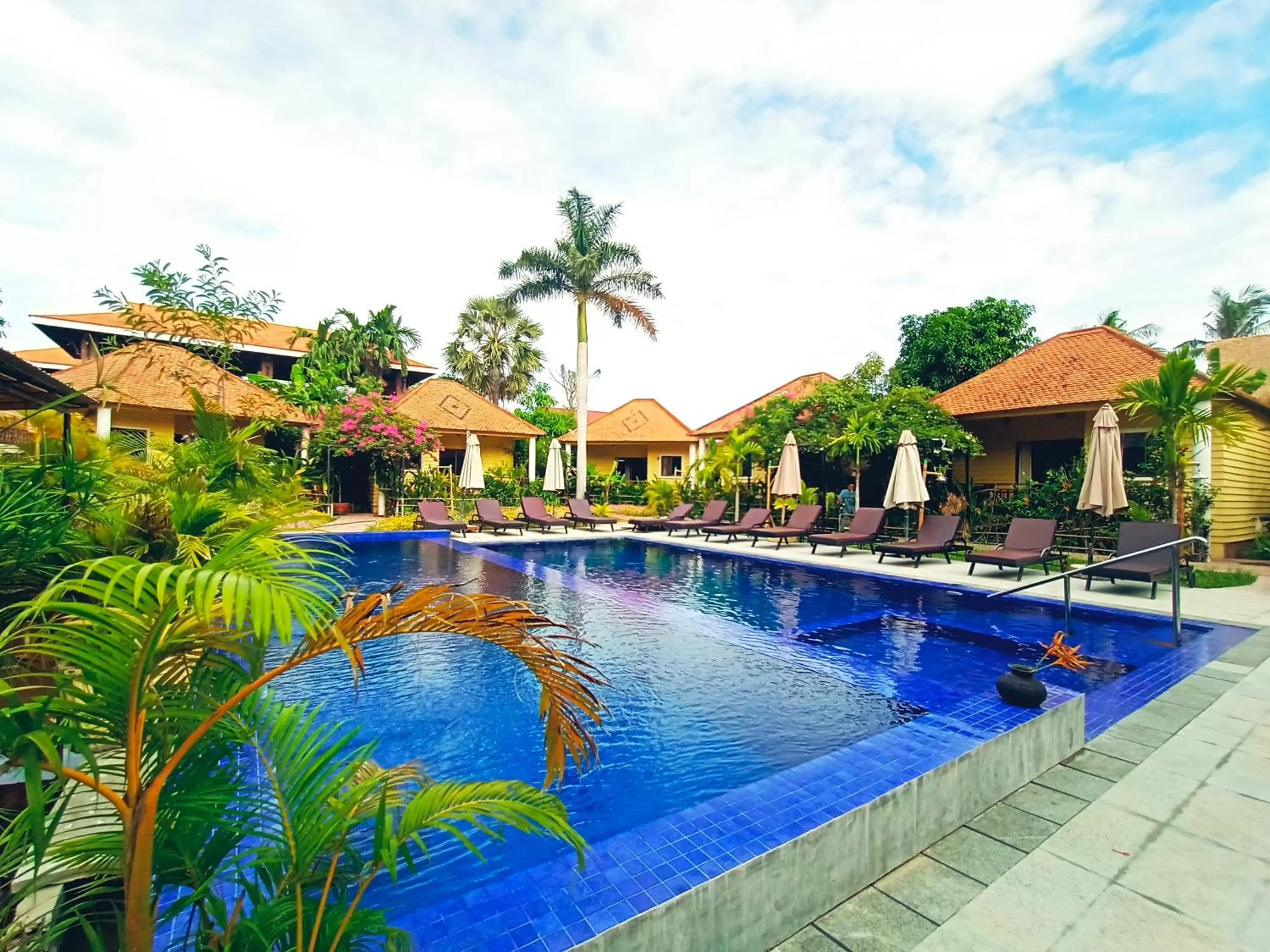 Swimming pool in Au Cabaret Vert