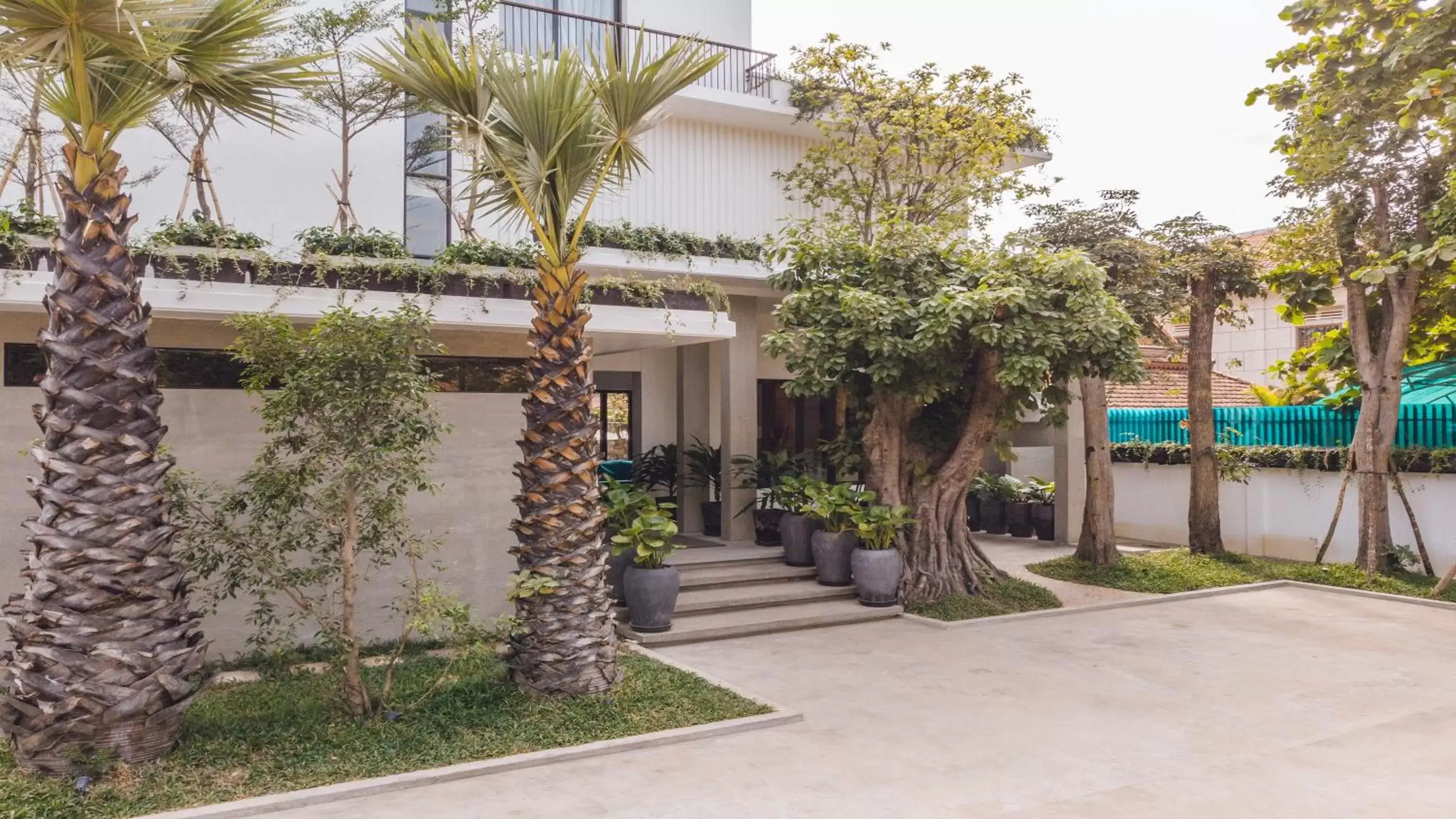 Facade/entrance in Angkor Aurora Facade/entrance in Angkor Aurora