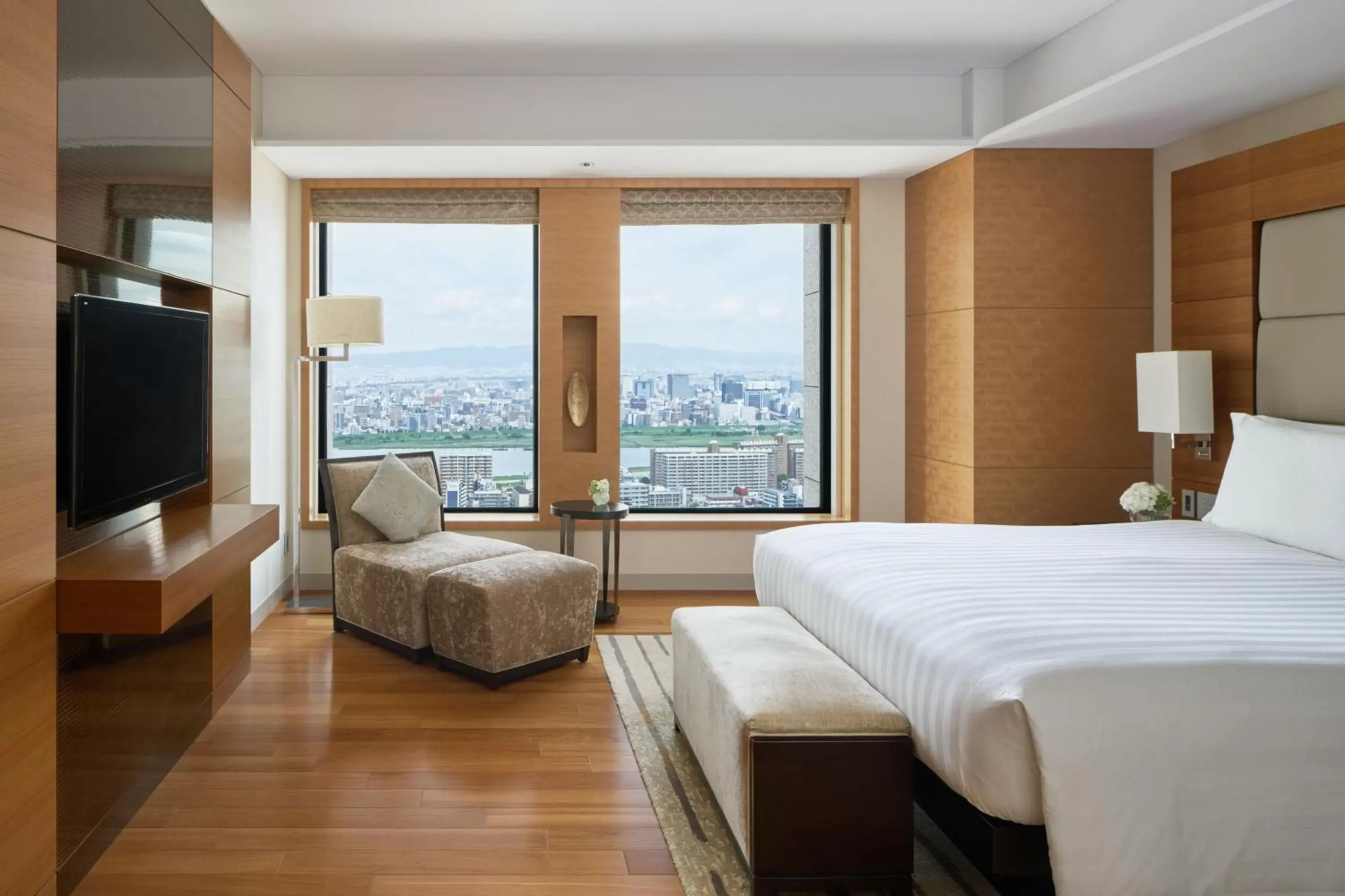 Bedroom in InterContinental Hotel Osaka, an IHG Hotel