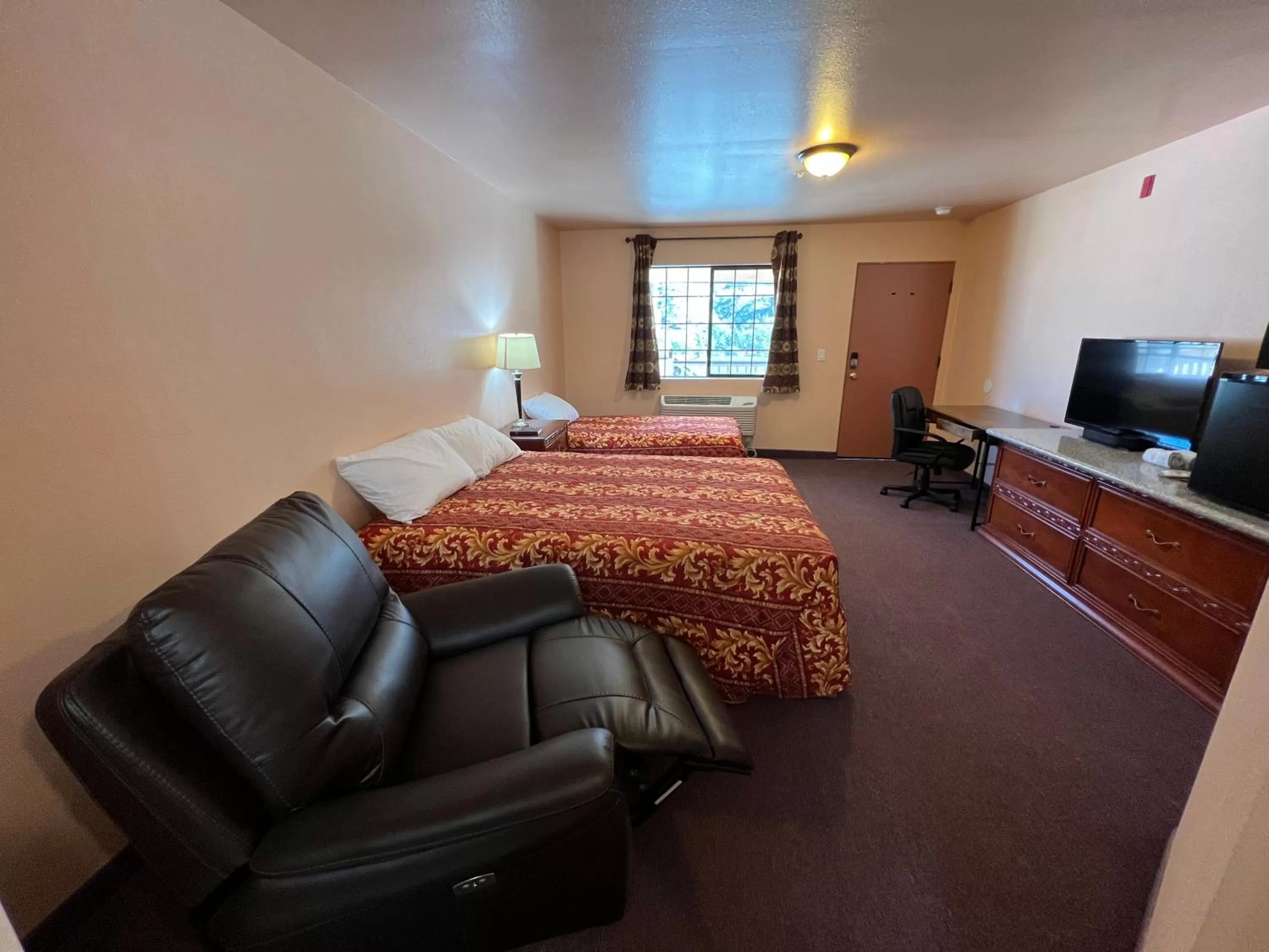 Bed in Frazier View Motel