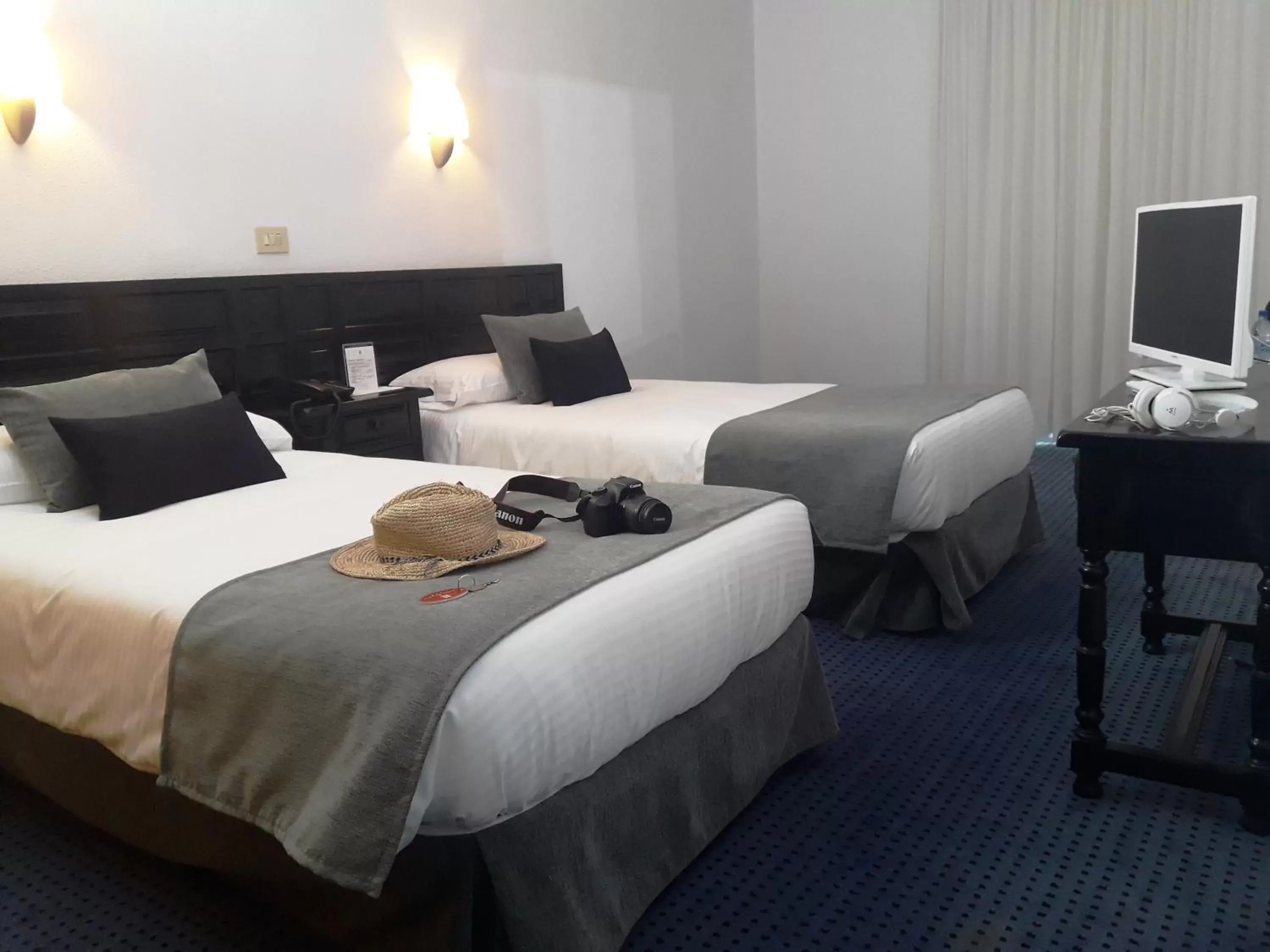 Standard Twin Room with Sea View in Hotel Miramar Standard Twin Room with Sea View in Hotel Miramar