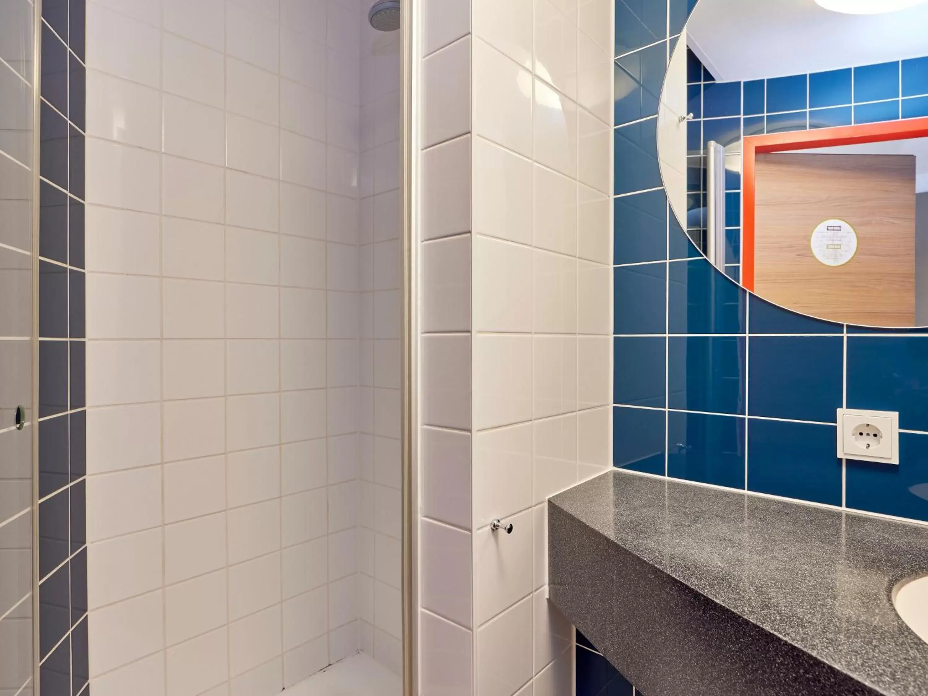 Shower, Bathroom in B&B Hotel Saarbrücken-Hbf