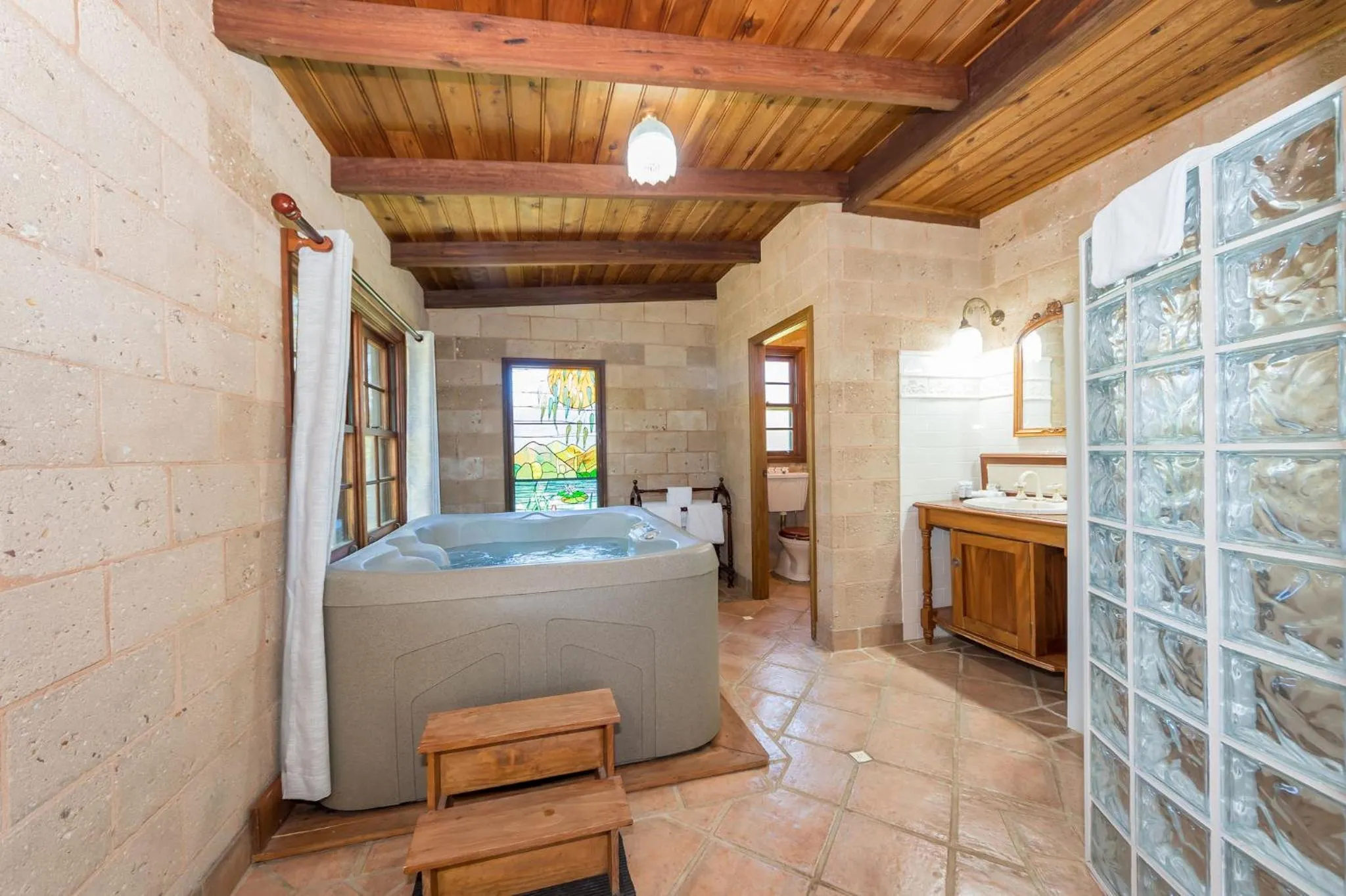 Hot Tub in Clarendon Forest Retreat