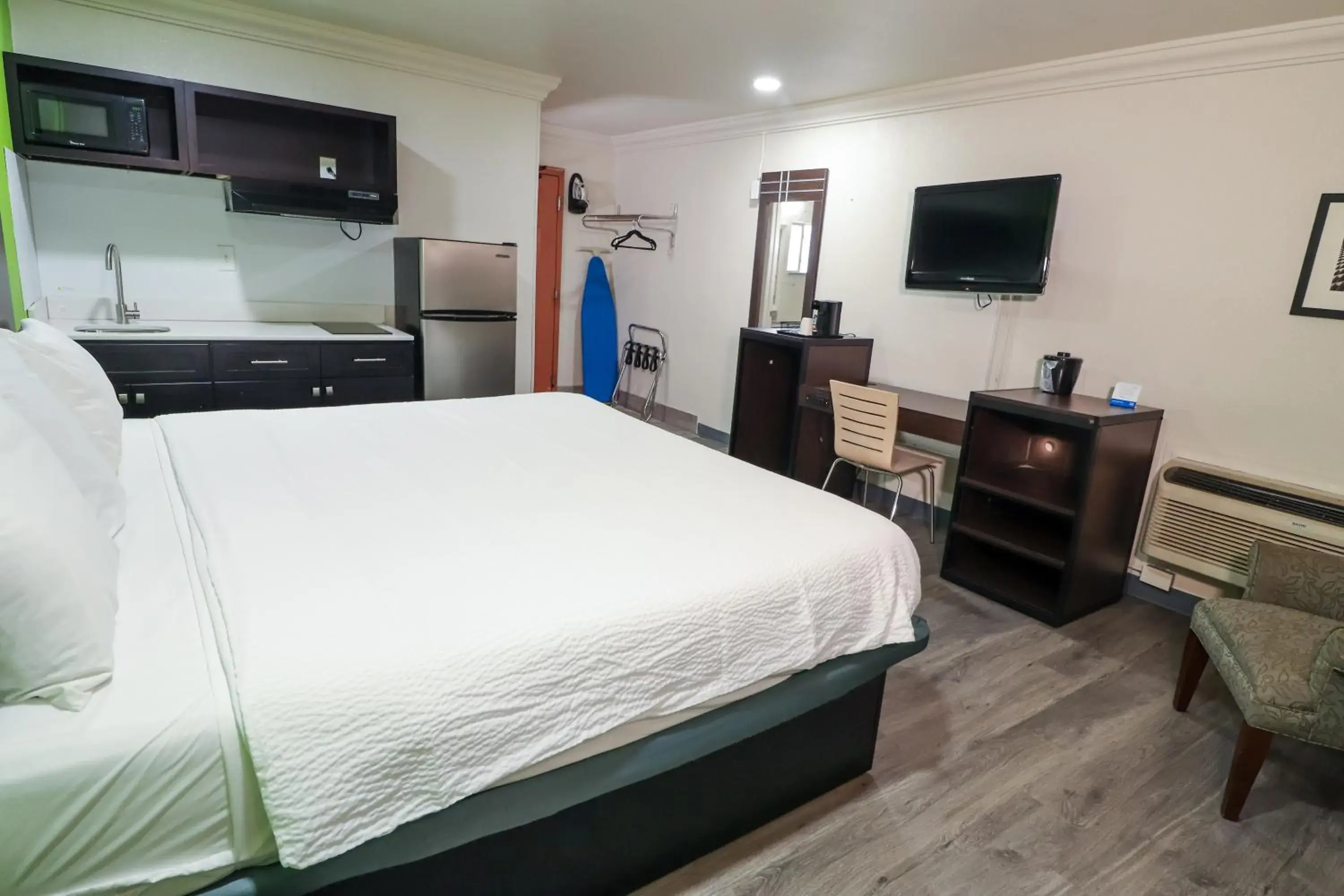 Bed in Rodeway Inn San Antonio Lackland AFB - SeaWorld