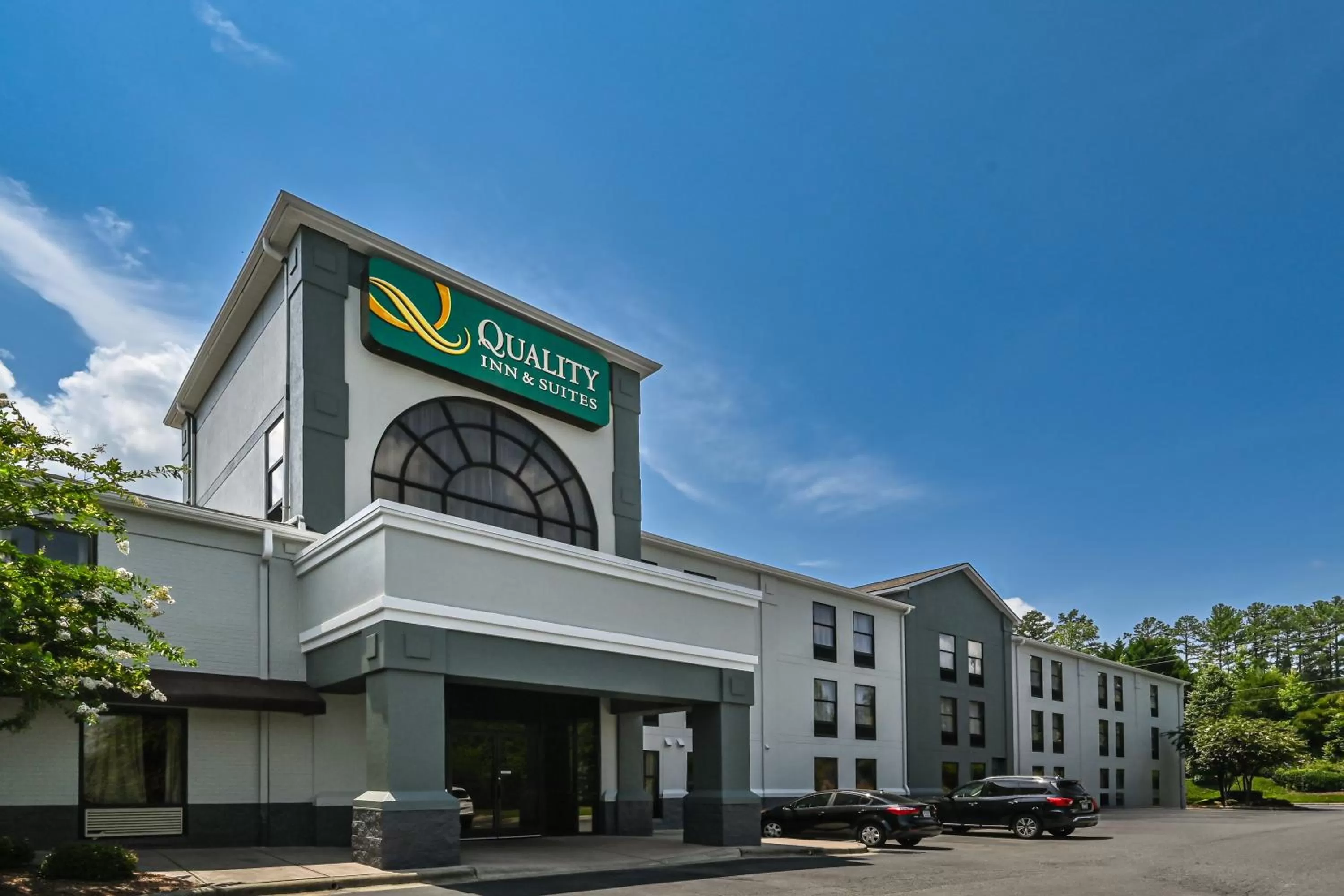 Property building in Quality Inn & Suites Matthews - Charlotte