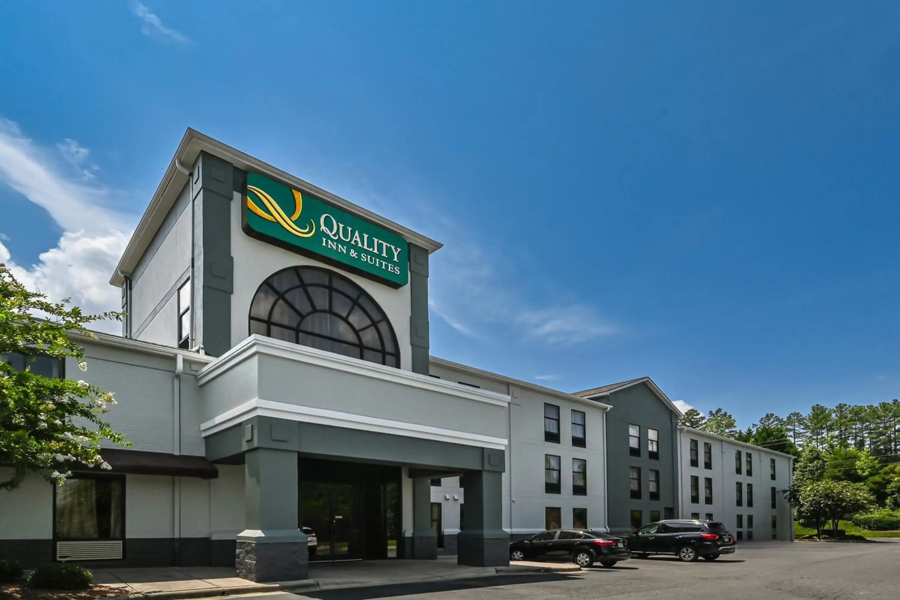 Property Building in Quality Inn & Suites Matthews