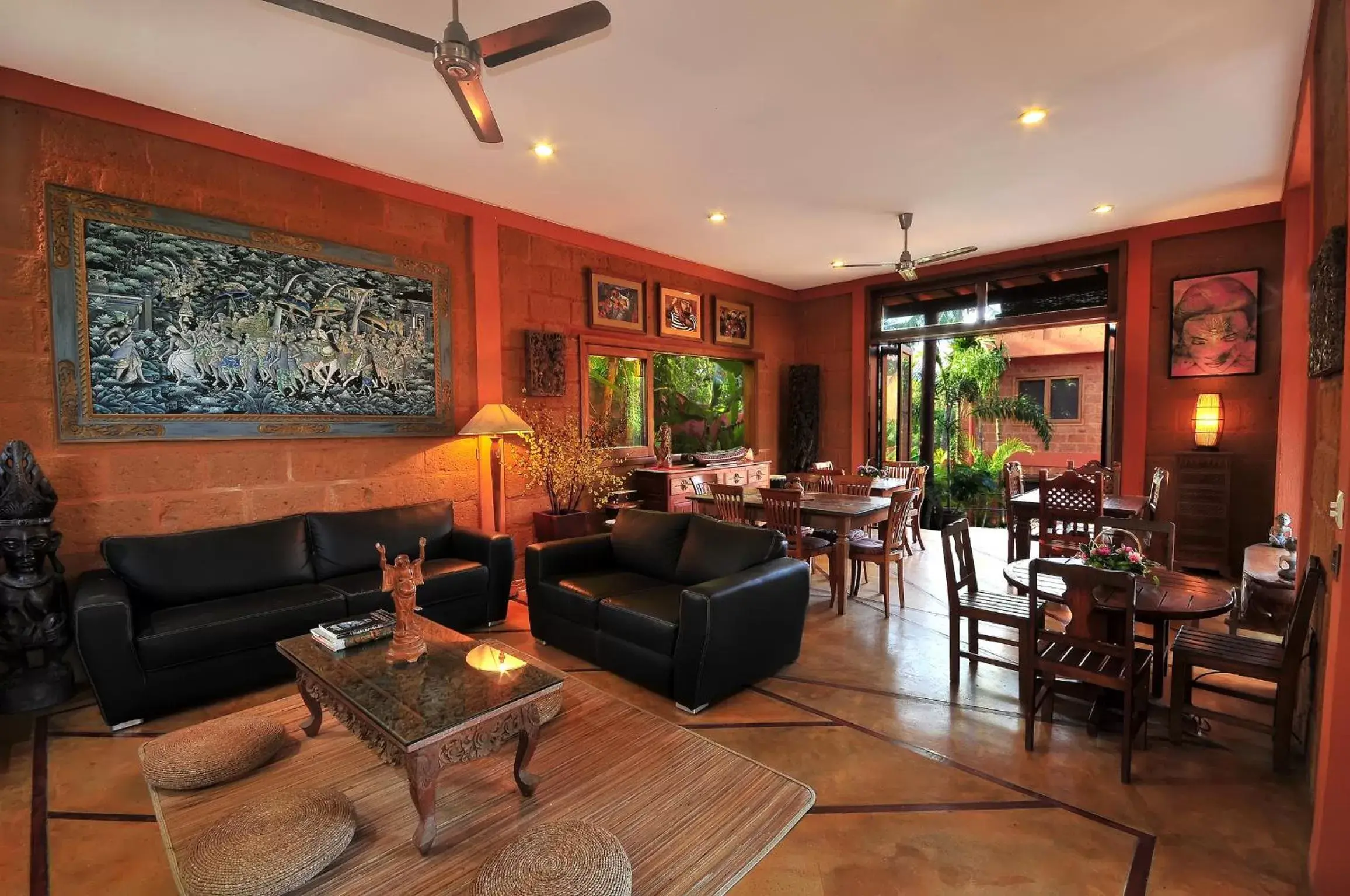 Communal lounge/ TV room in Hotel Casa San Pancho