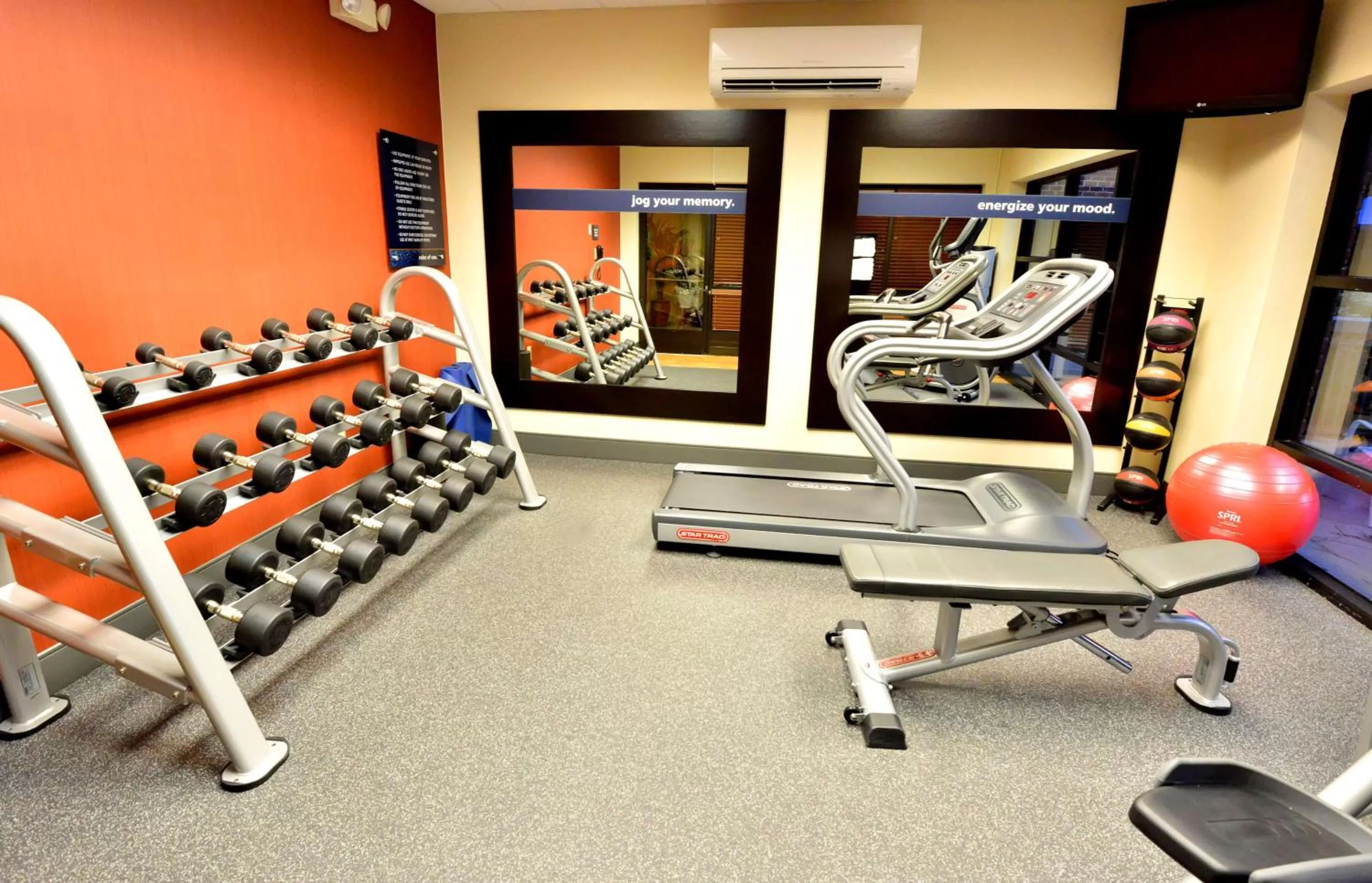 Fitness centre/facilities in Hampton Inn Wilmington-Medical Park