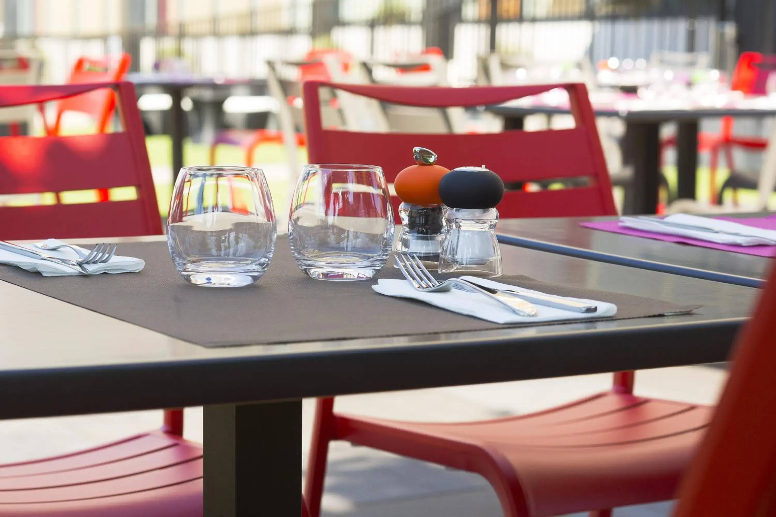 Balcony/Terrace, Restaurant/Places to Eat in Executive Hôtel Paris Gennevilliers