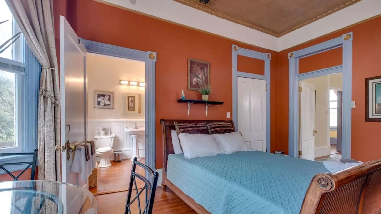 Forsyth Park 2 Bedroom Beauty