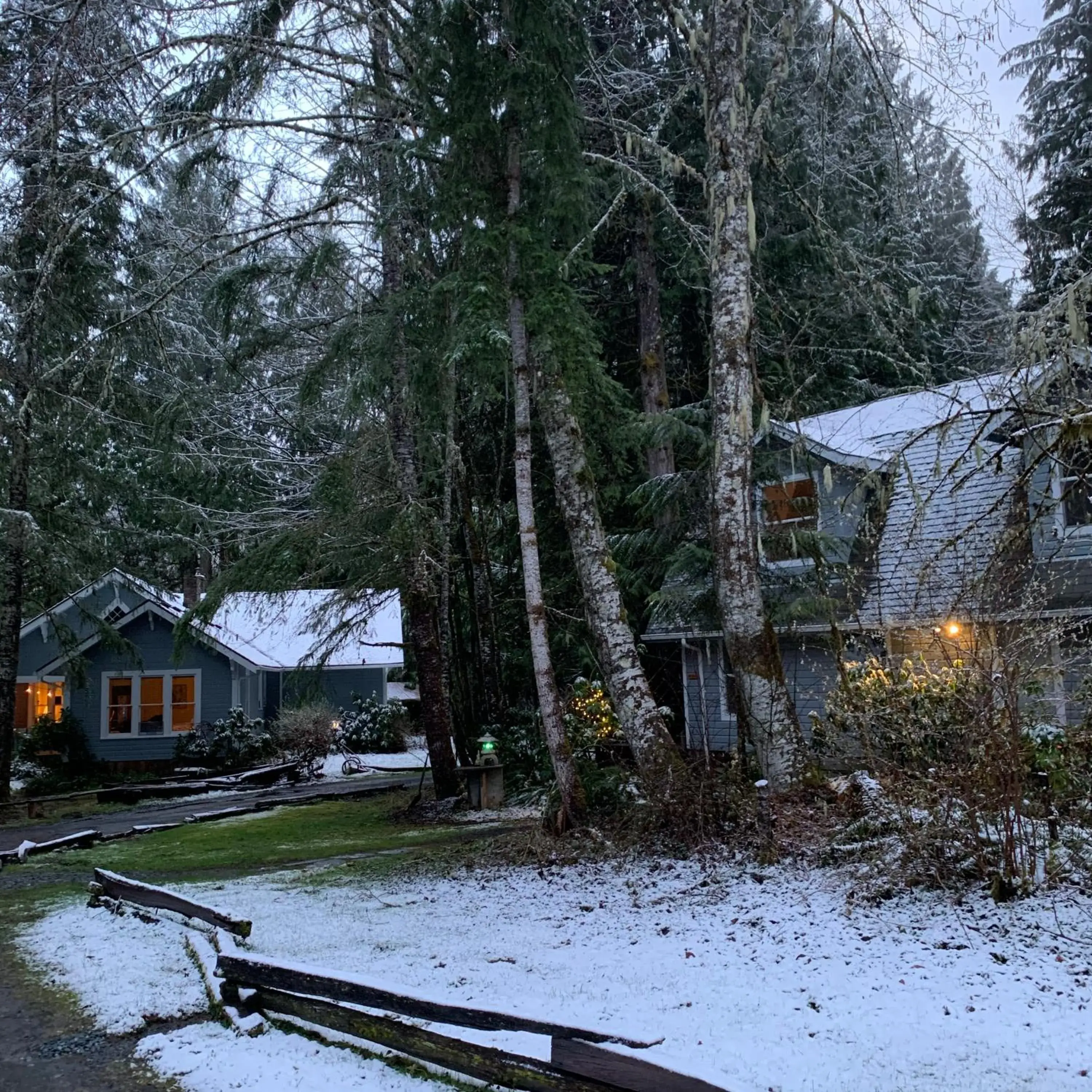 Property building, Winter in Mountain Meadows Inn