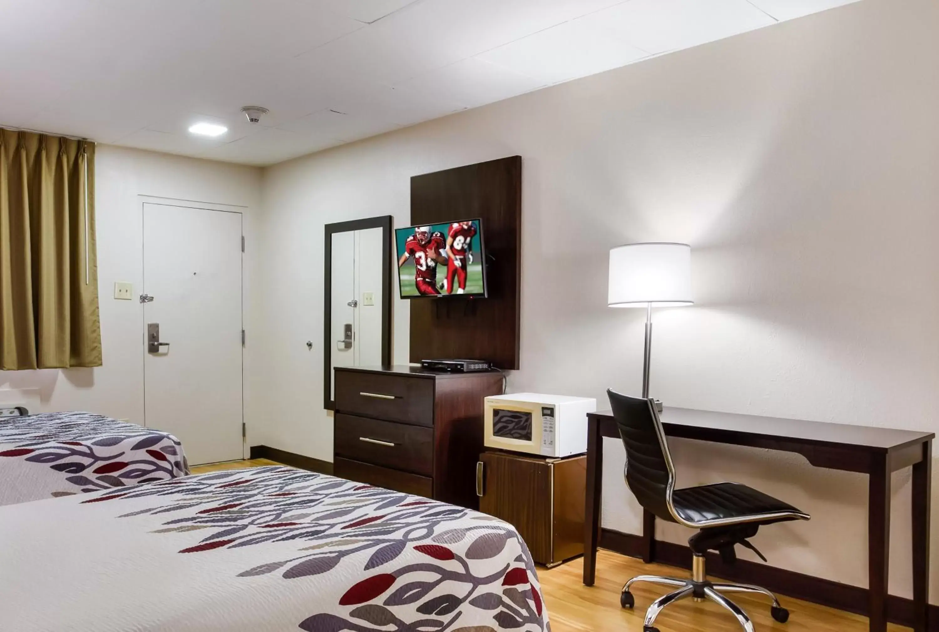 Bedroom, Bed in Red Roof Inn York Downtown Bedroom, Bed in Red Roof Inn York Downtown