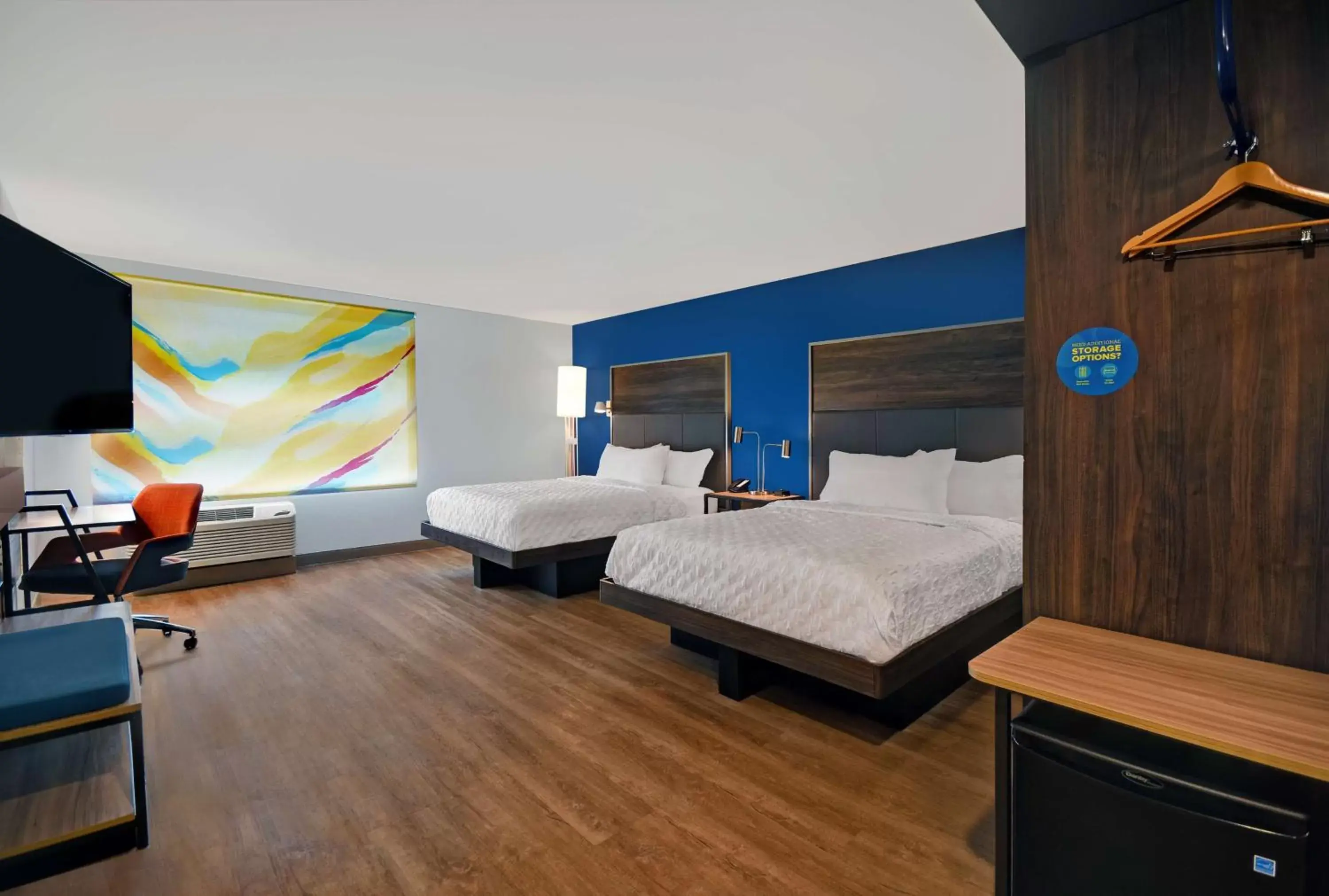 Bedroom, Bed in Tru By Hilton Monroe, MI