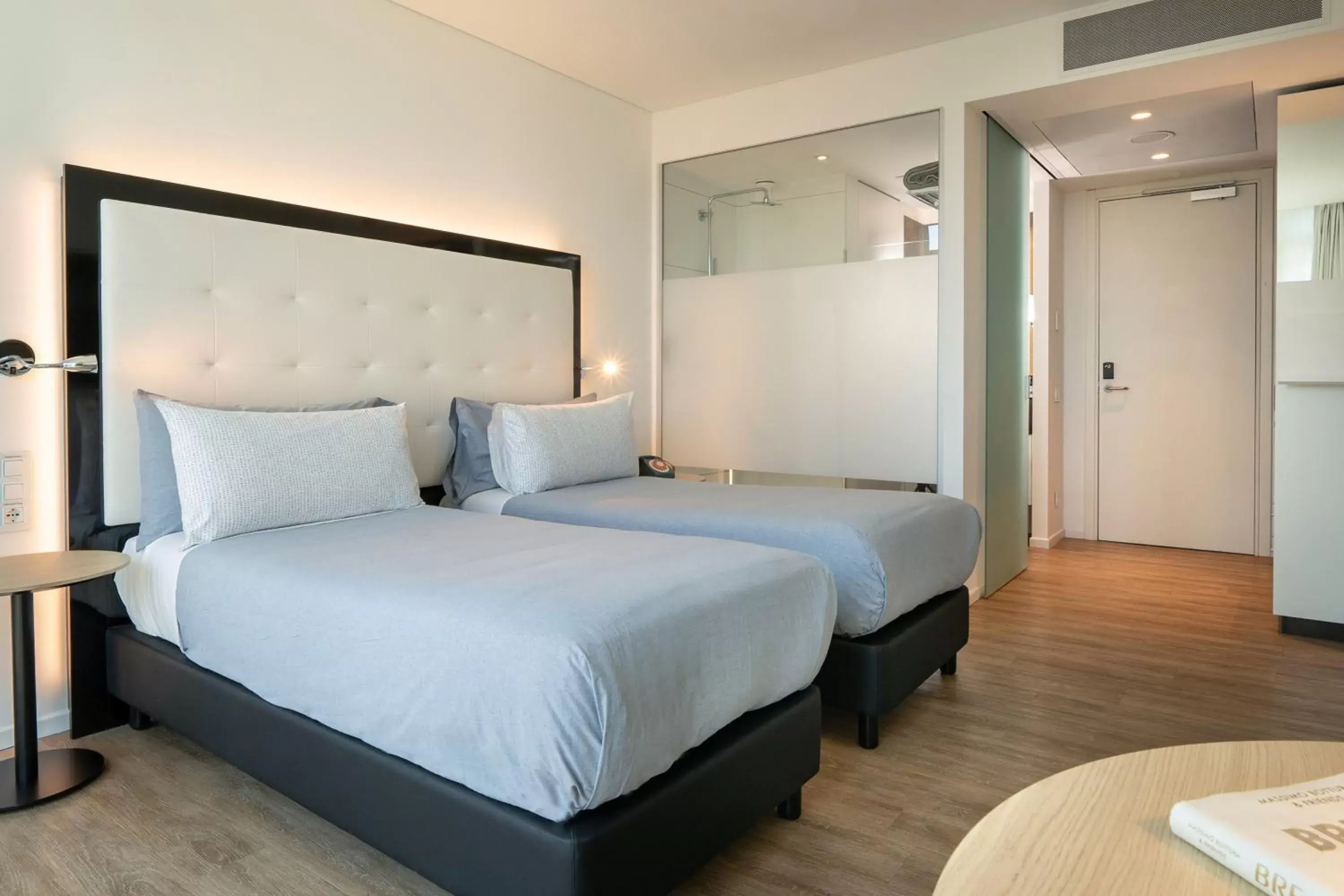 Photo of the whole room, Bed in INNSiDE by Meliá Milano Torre GalFa