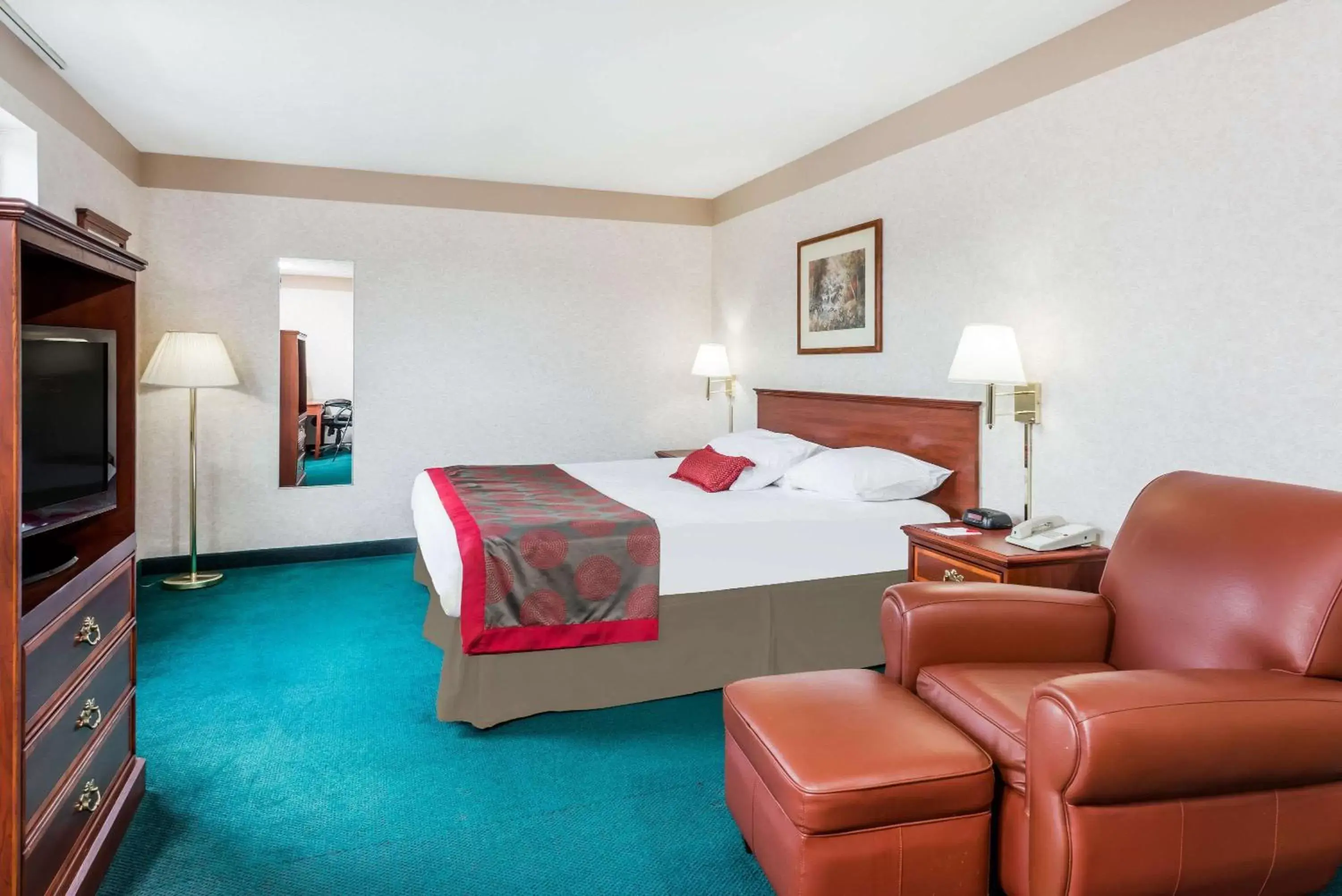 Photo of the whole room, Bed in Ramada by Wyndham Strasburg Dover