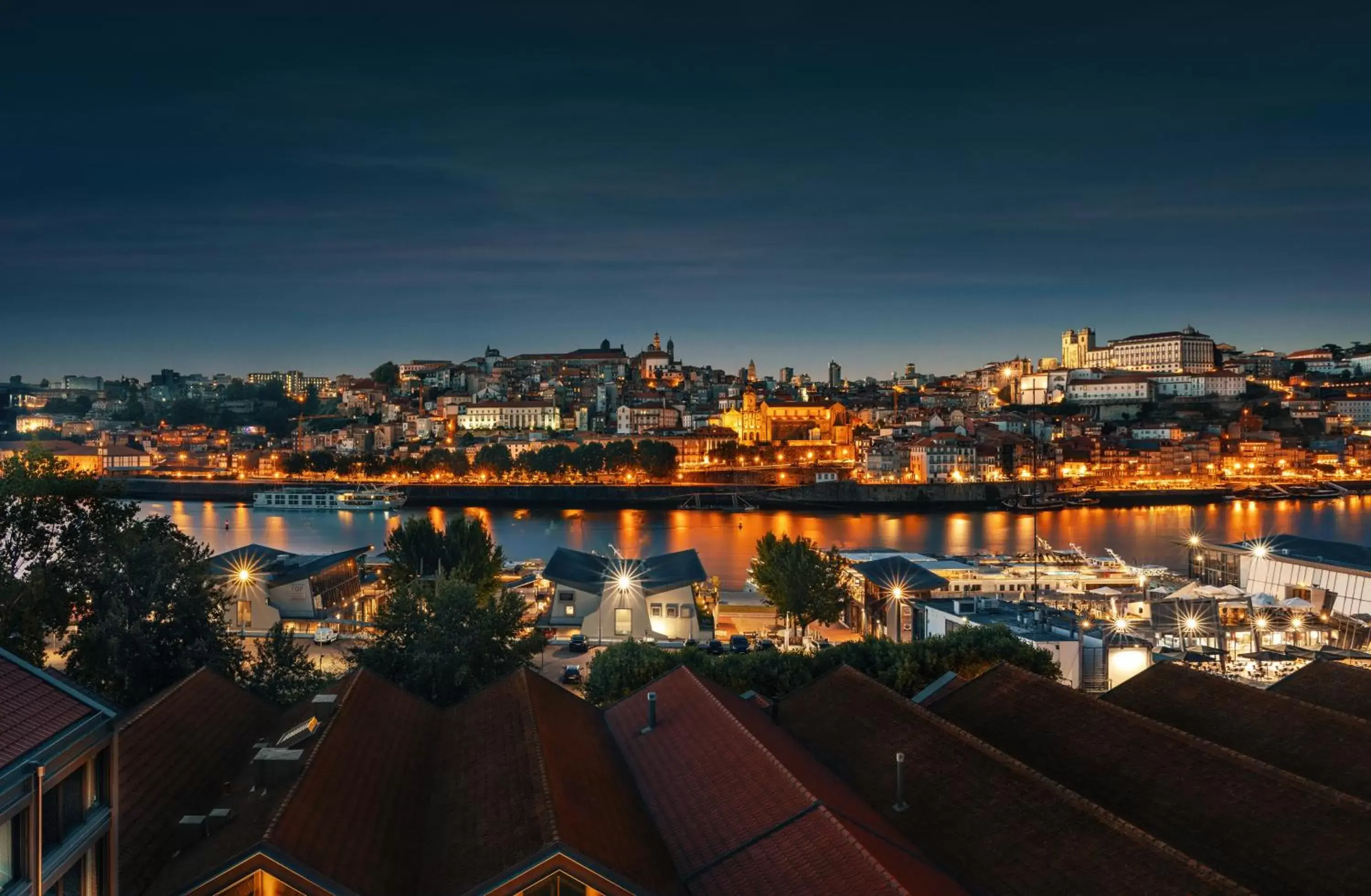 City view in The Lodge Porto Hotel