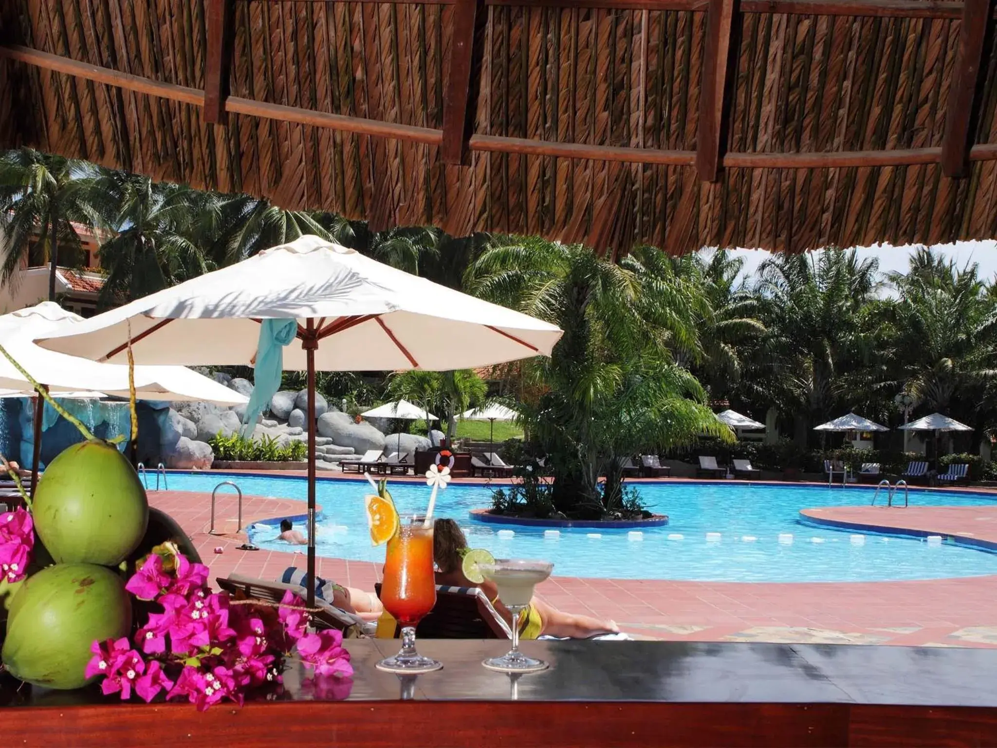 Lounge or bar, Swimming Pool in Phu Hai Beach Resort & Spa