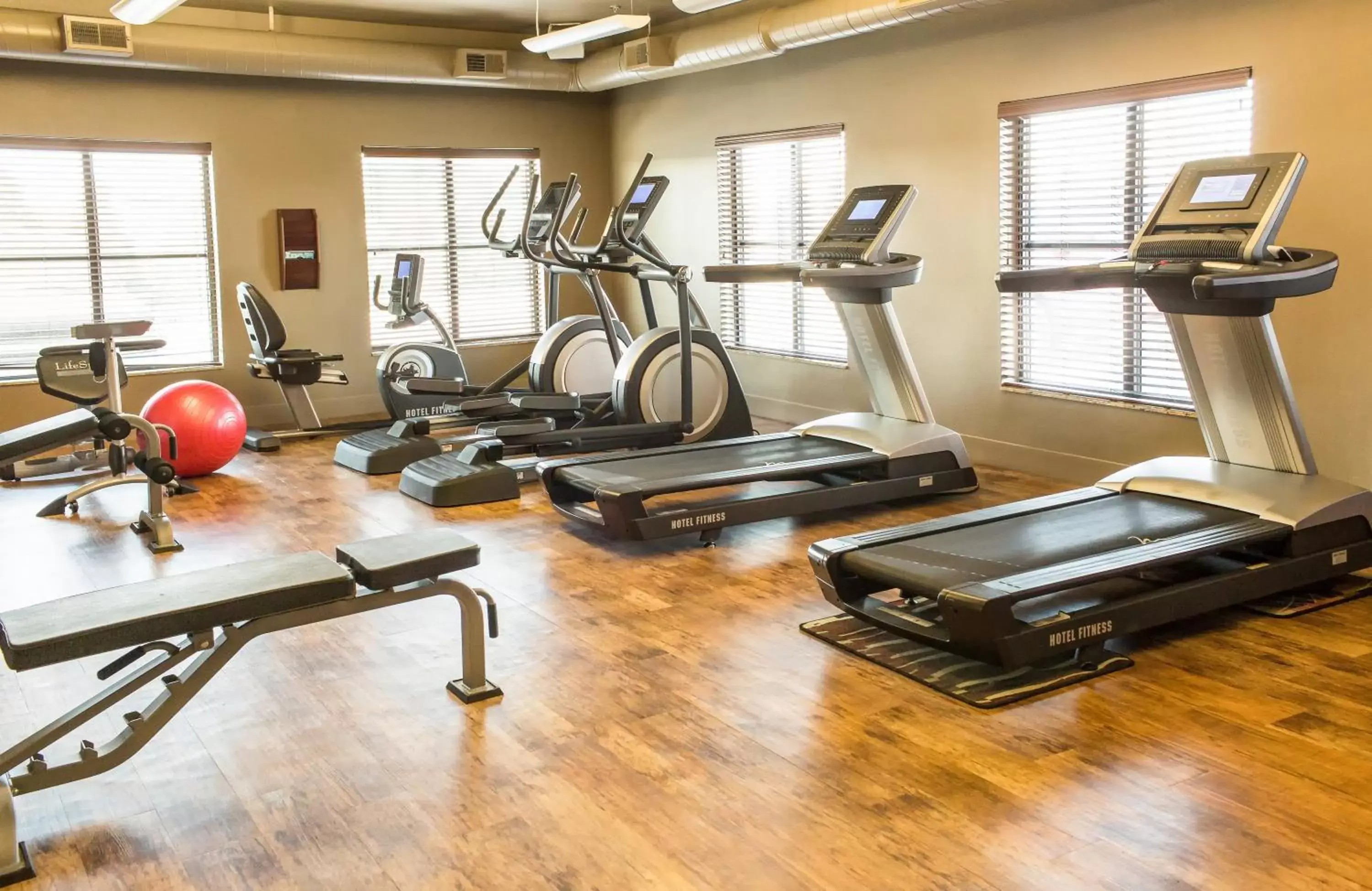 Fitness centre/facilities, Fitness Center/Facilities in Teddy's Residential Suites Watford City